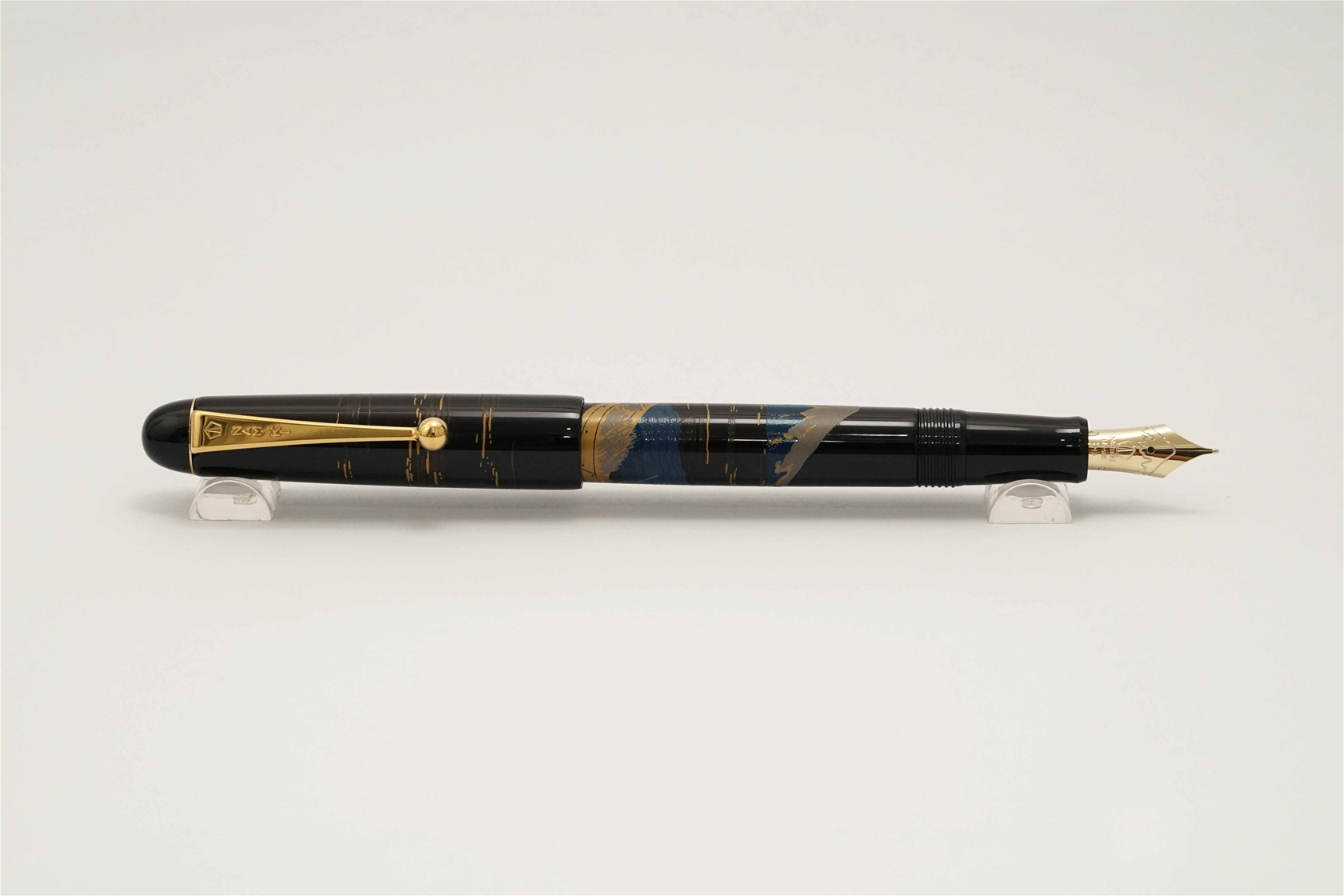 Bút máy Pilot Namiki Nippon Art Mount Fuji and Ship 14K M