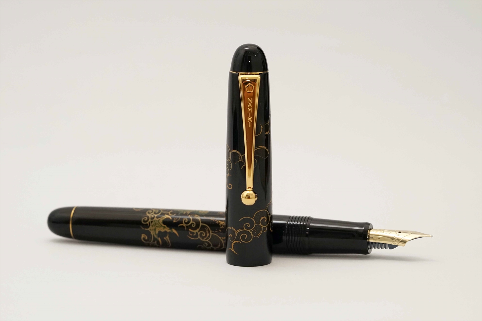 Bút máy Pilot Namiki Nippon Art Mountain Fuji & Dragon 14K M