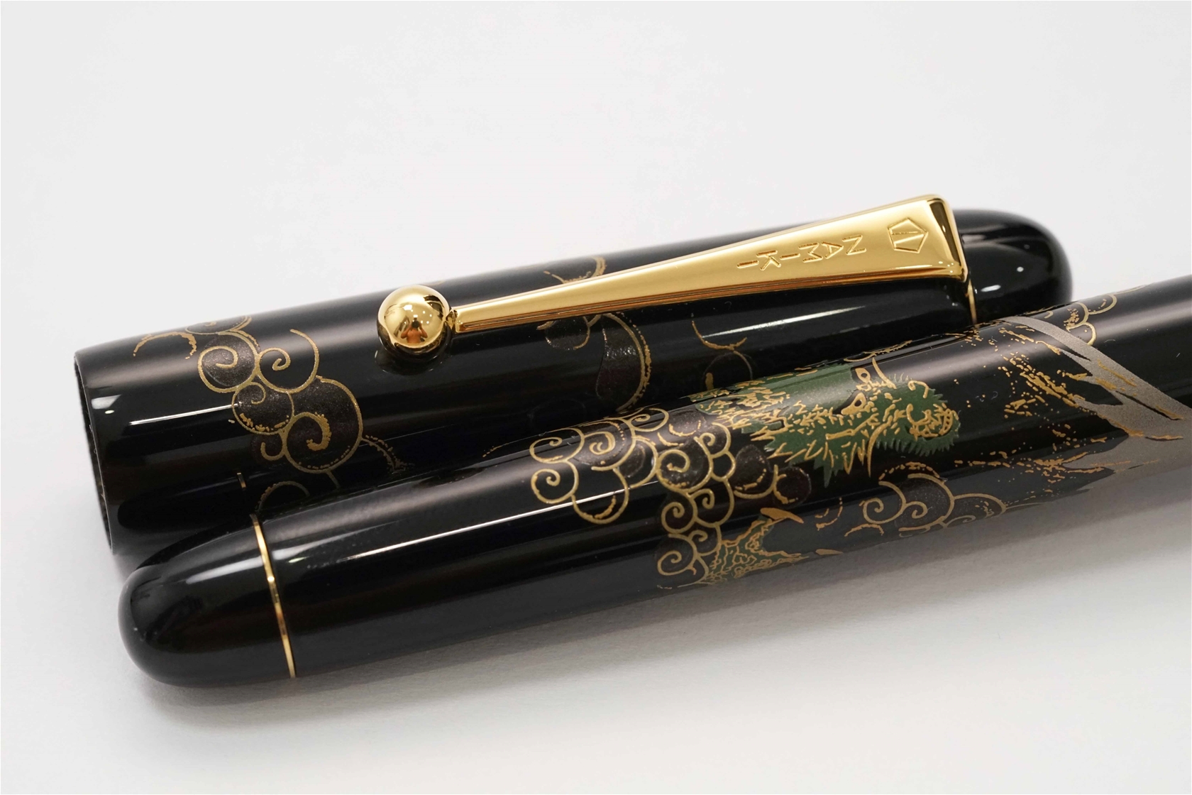 Bút máy Pilot Namiki Nippon Art Mountain Fuji & Dragon 14K M