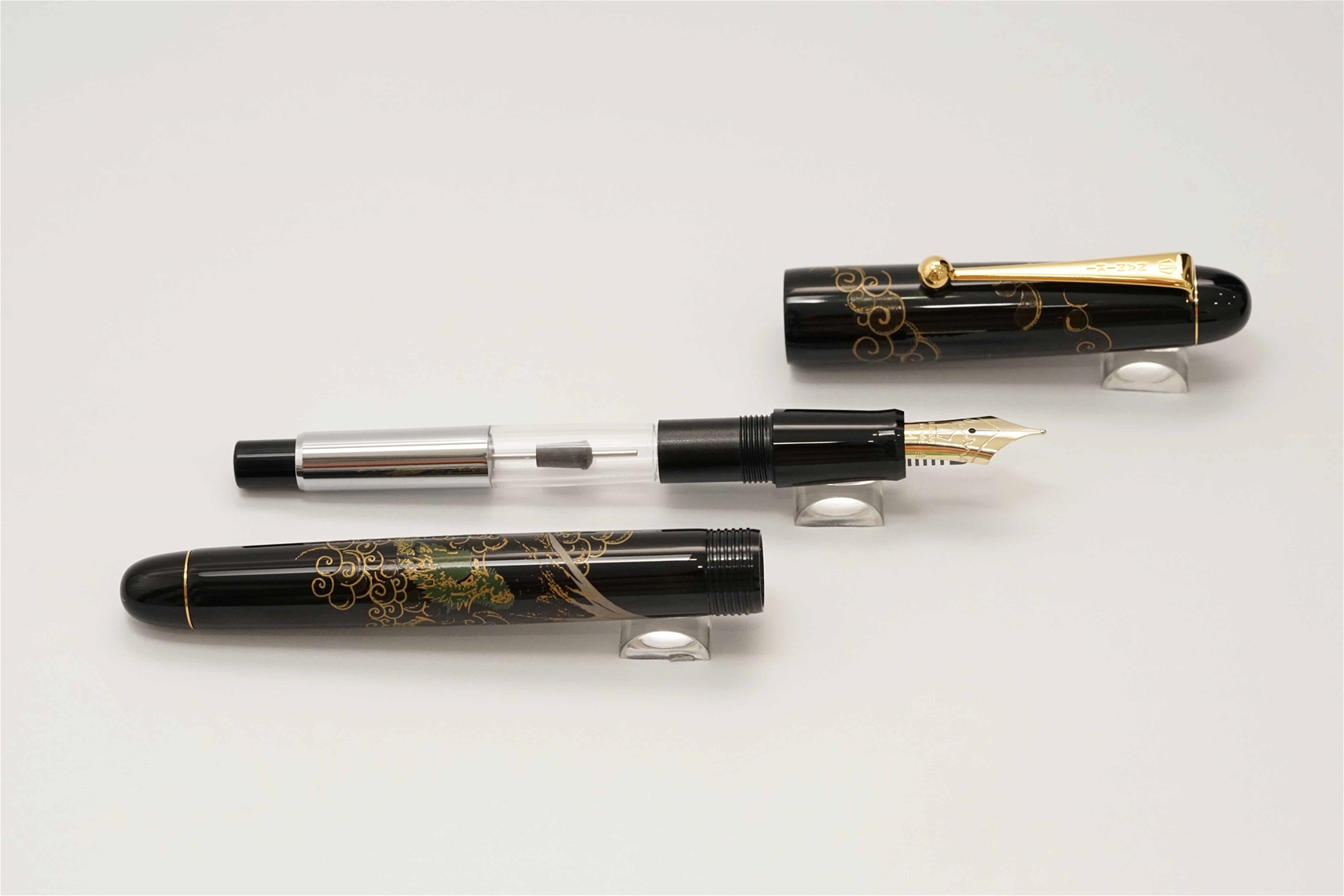 Bút máy Pilot Namiki Nippon Art Mountain Fuji & Dragon 14K M