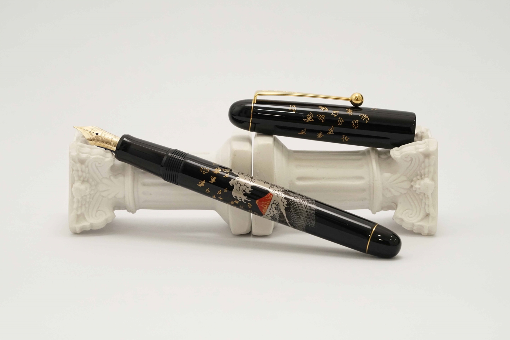 Bút máy Pilot Namiki Tradition Mount Fuji and Wave 14K M