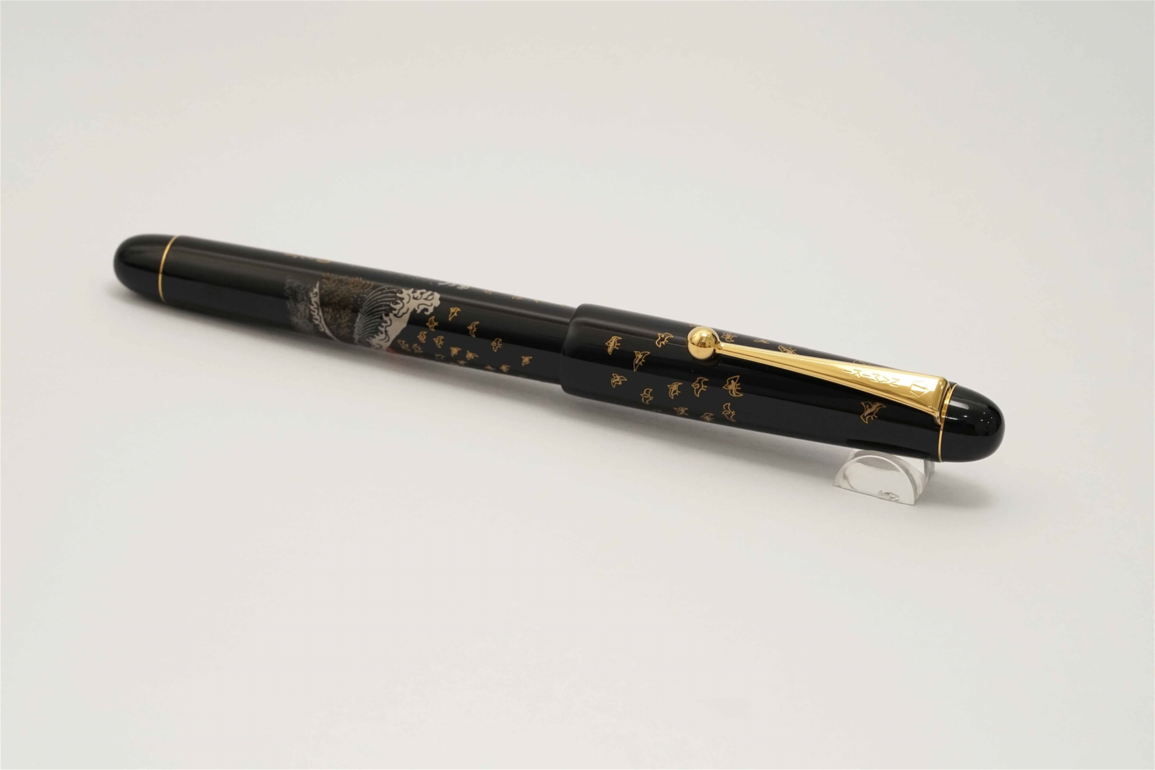 Bút máy Pilot Namiki Tradition Mount Fuji and Wave 14K M