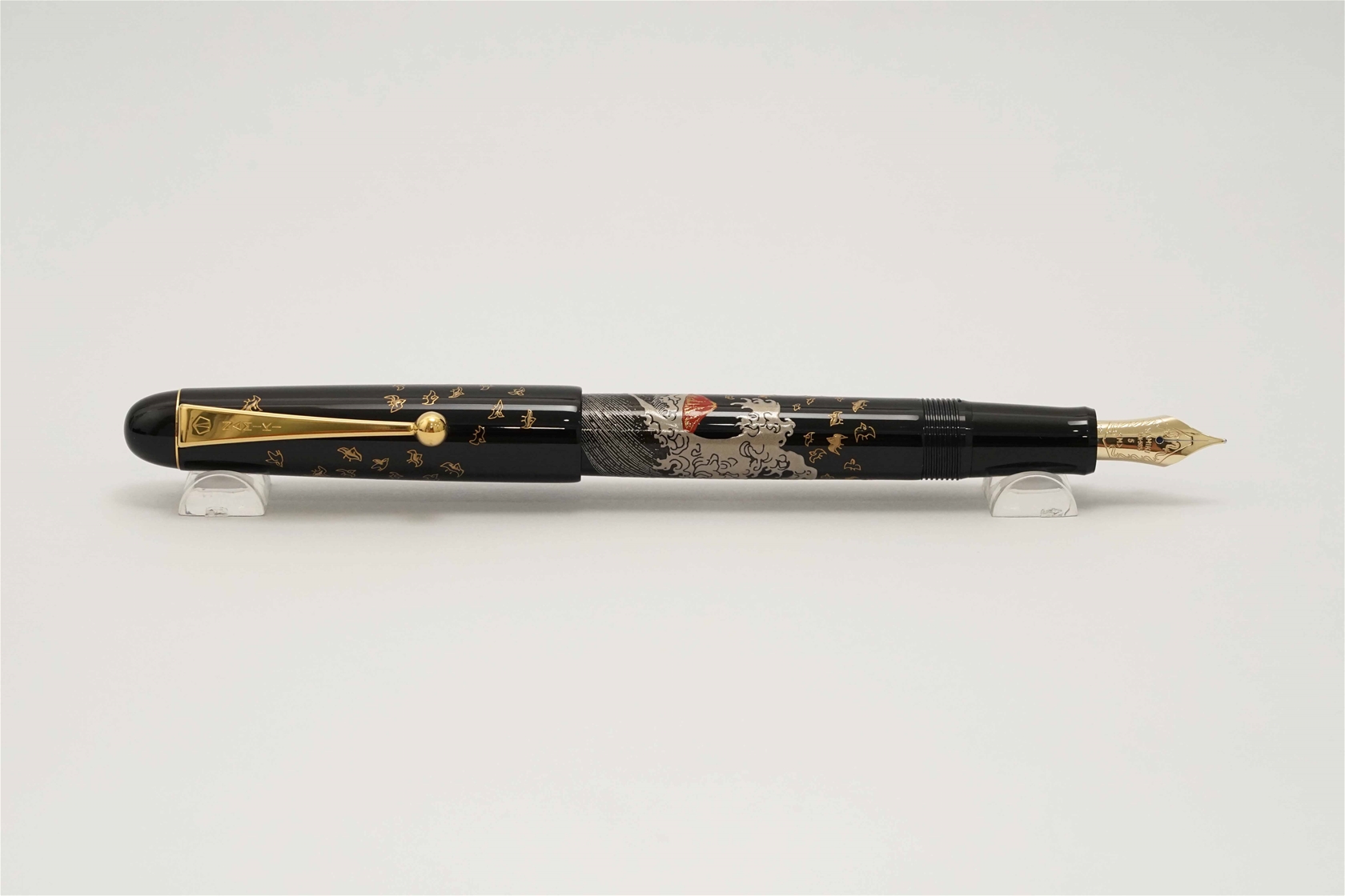 Bút máy Pilot Namiki Tradition Mount Fuji and Wave 14K M