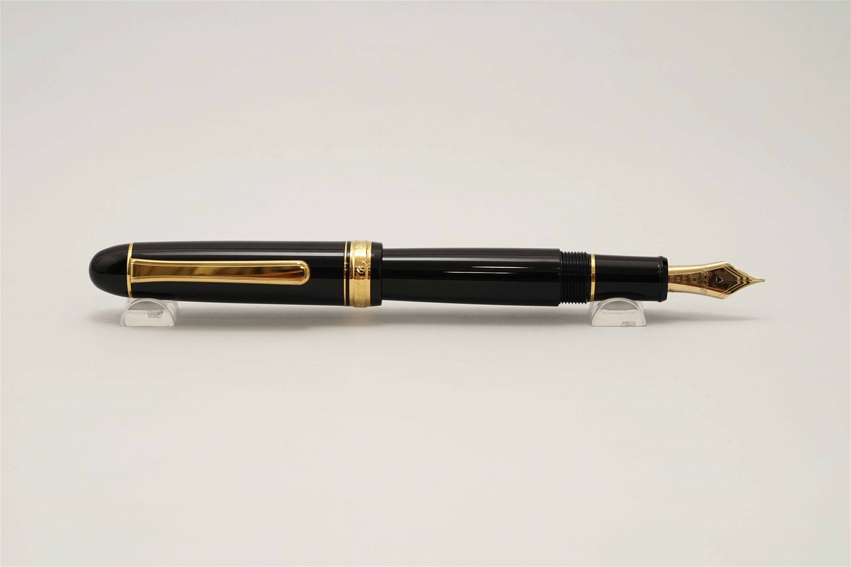 Bút máy Platinum 3776 Century Black 14K M