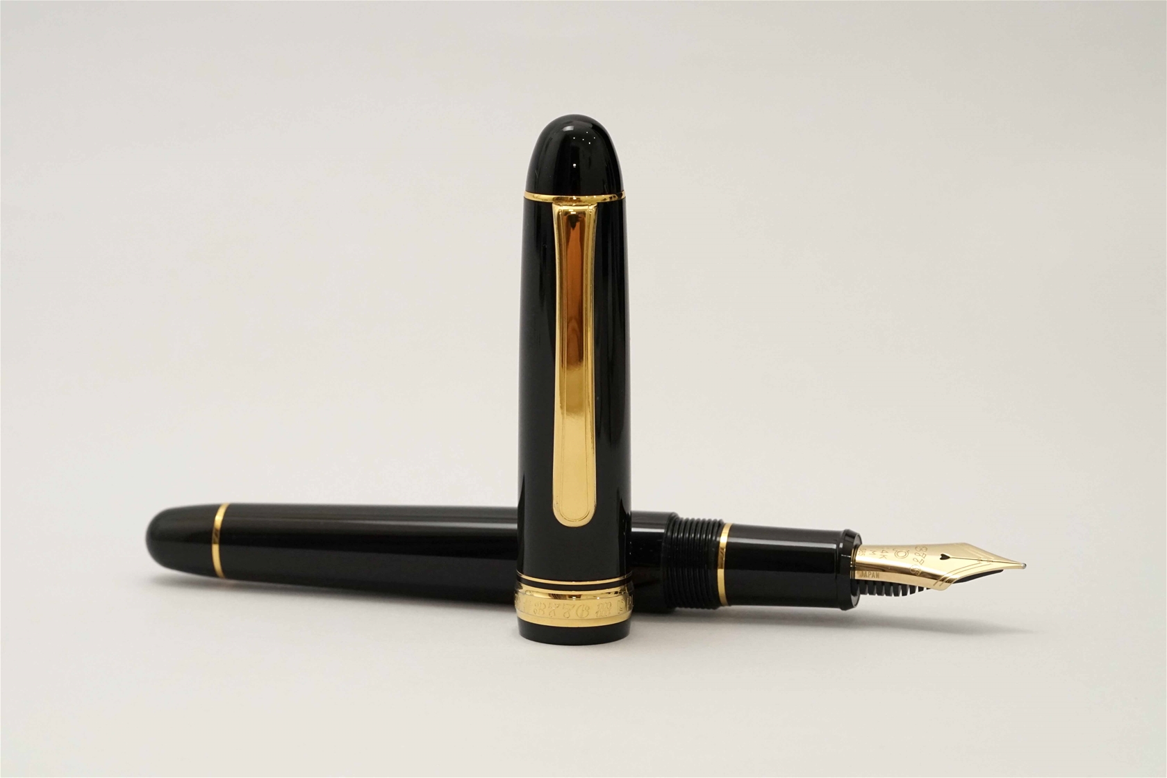 Bút máy Platinum 3776 Century Black 14K M