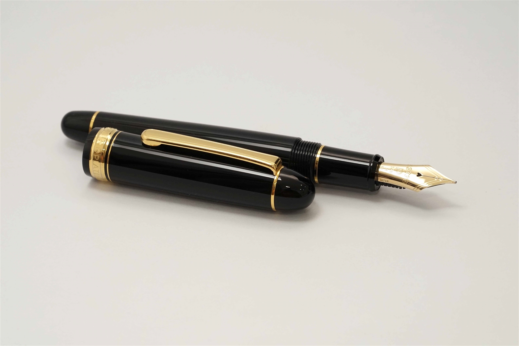 Bút máy Platinum 3776 Century Black 14K M