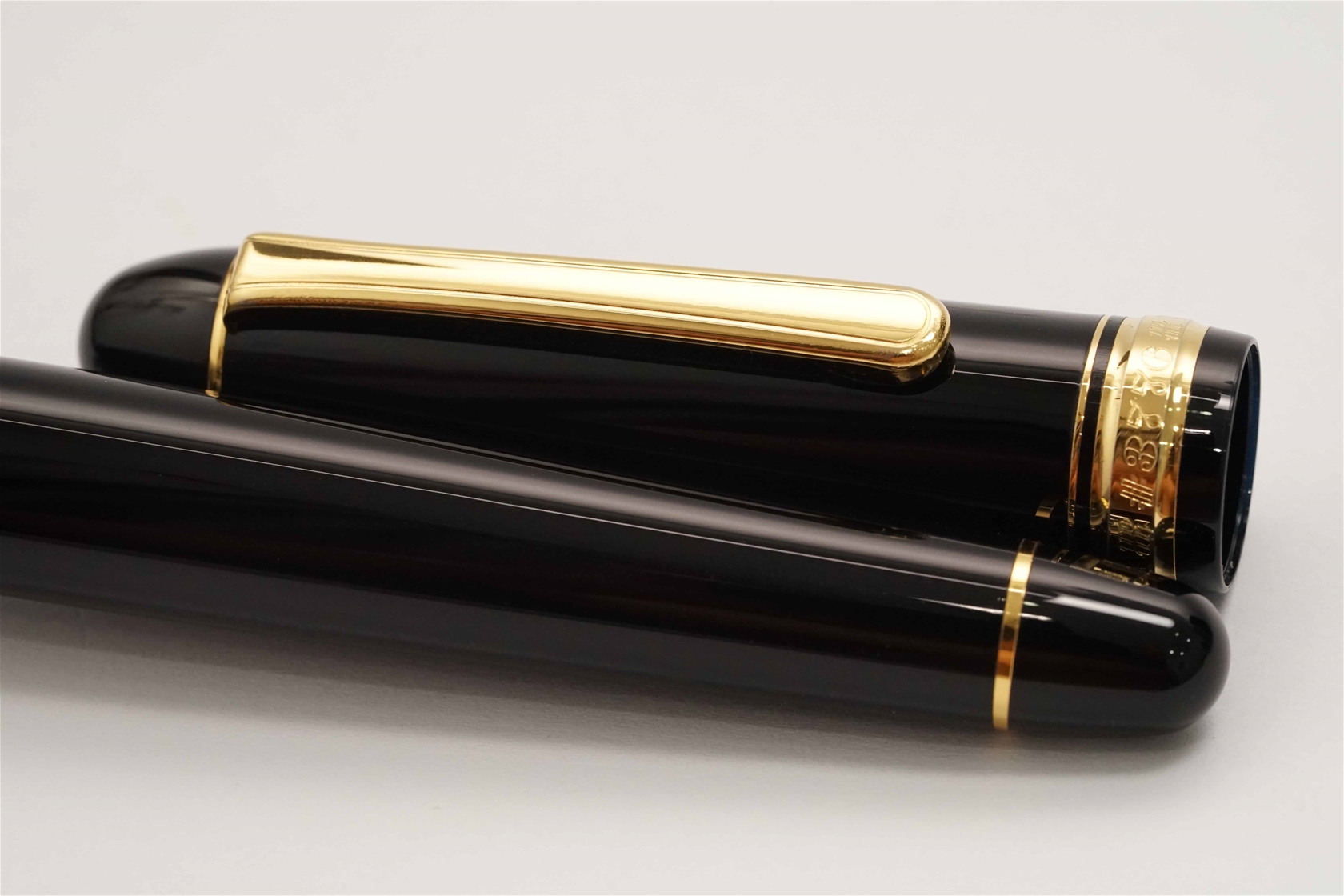 Bút máy Platinum 3776 Century Black 14K M