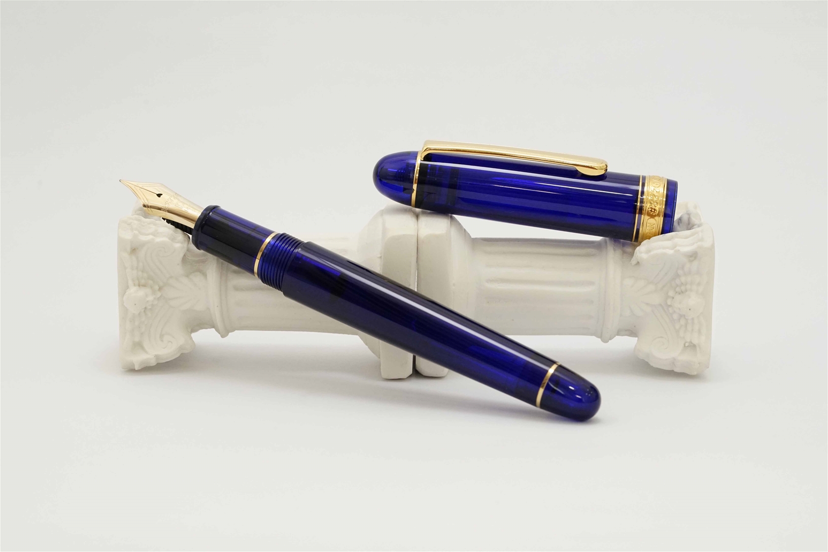 Bút máy Platinum 3776 Century Chartres Blue 14K SF
