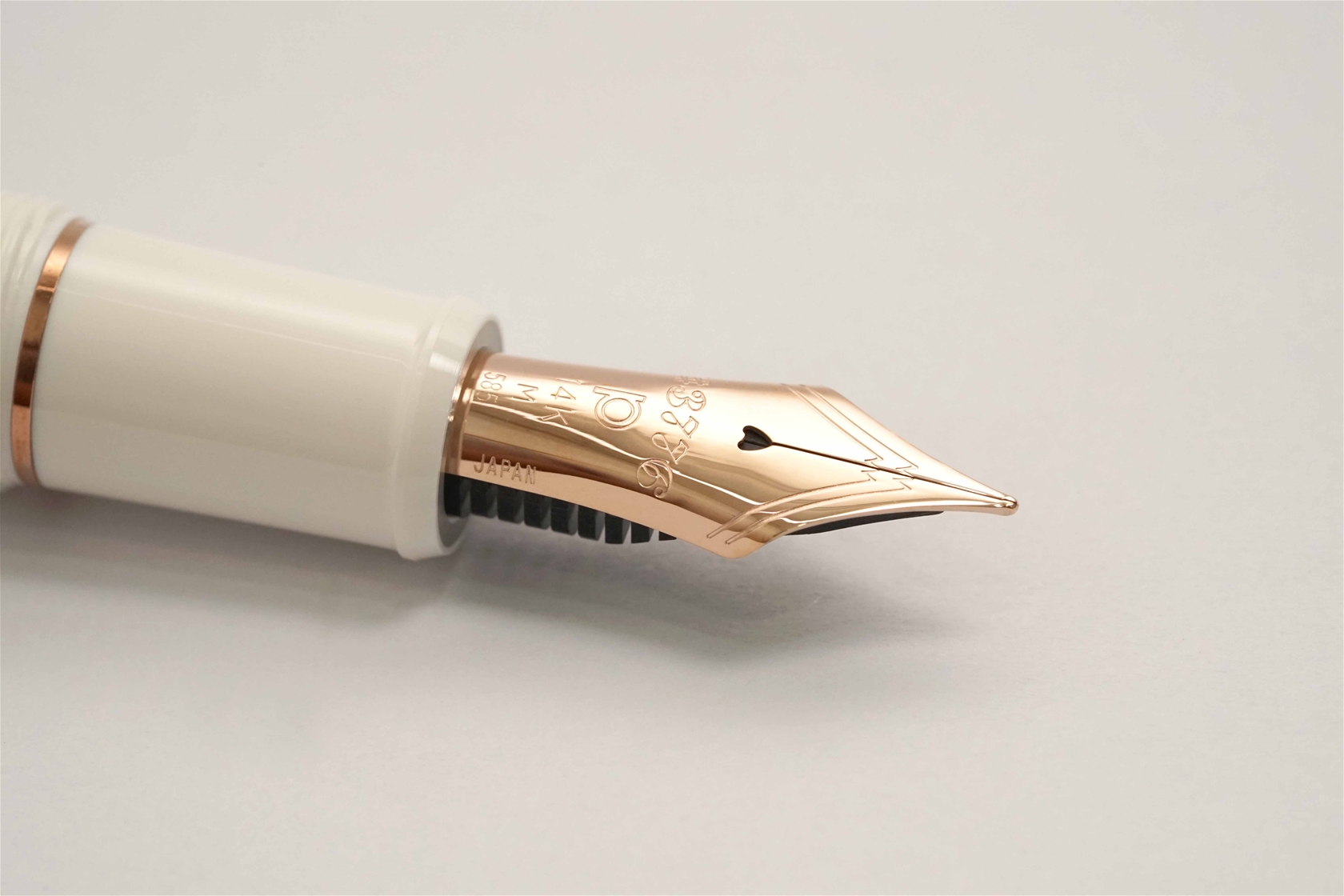 Bút máy Platinum 3776 Century Shape of a Heart Bluebird 14K M