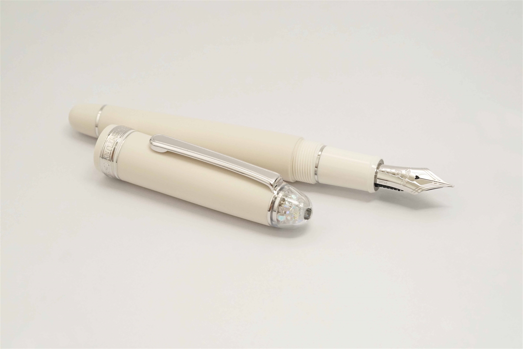 Bút máy Platinum 3776 Century Shape of a Heart Ivory 14K M