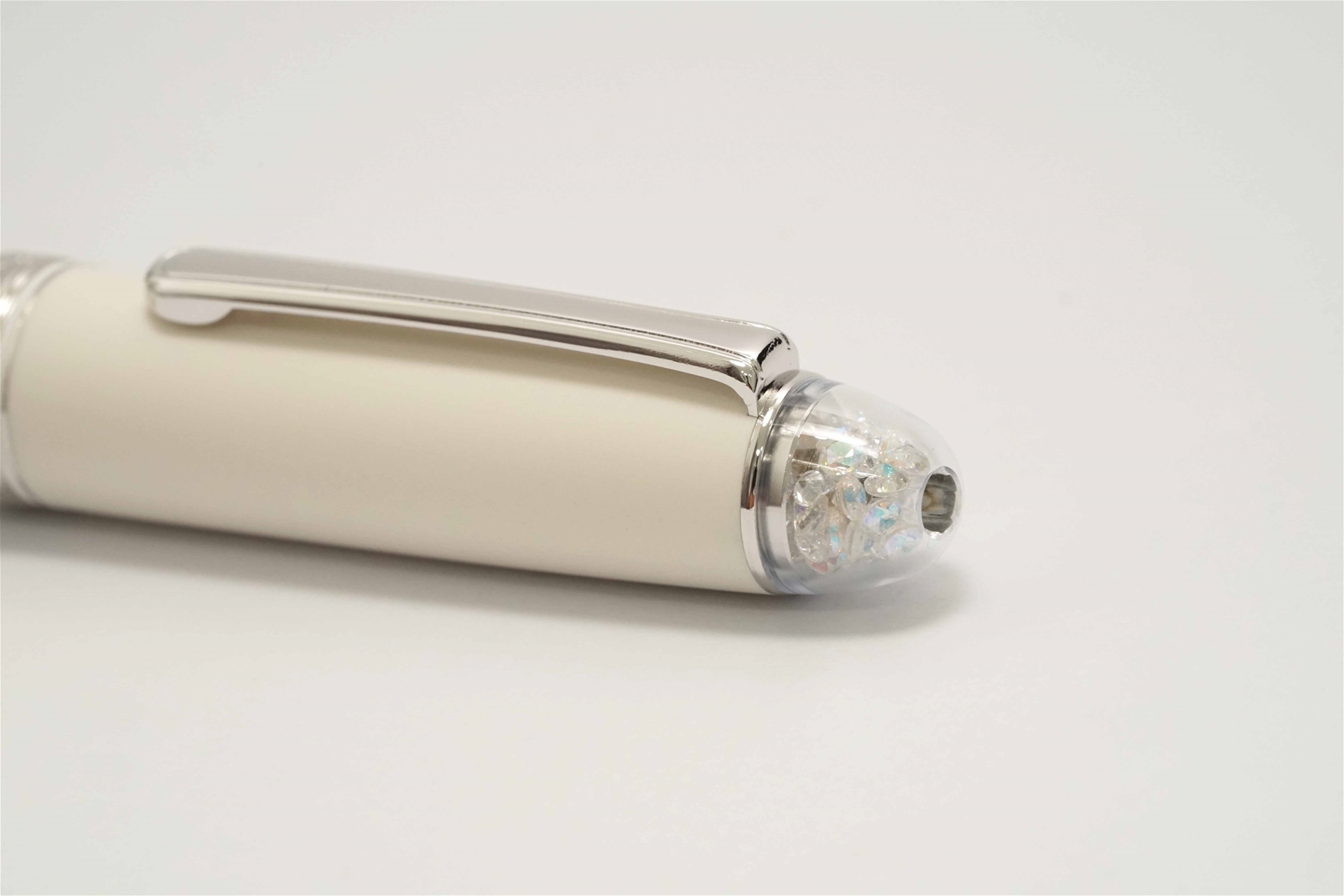 Bút máy Platinum 3776 Century Shape of a Heart Ivory 14K M