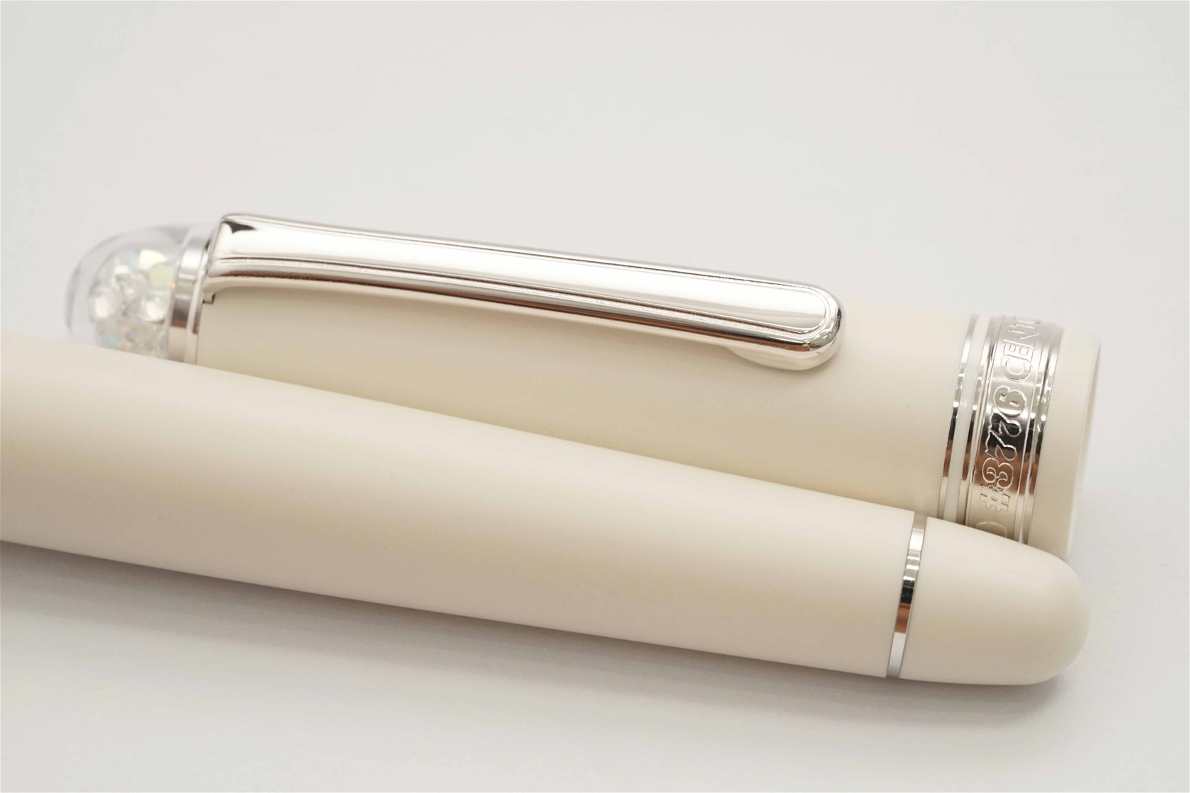 Bút máy Platinum 3776 Century Shape of a Heart Ivory 14K M