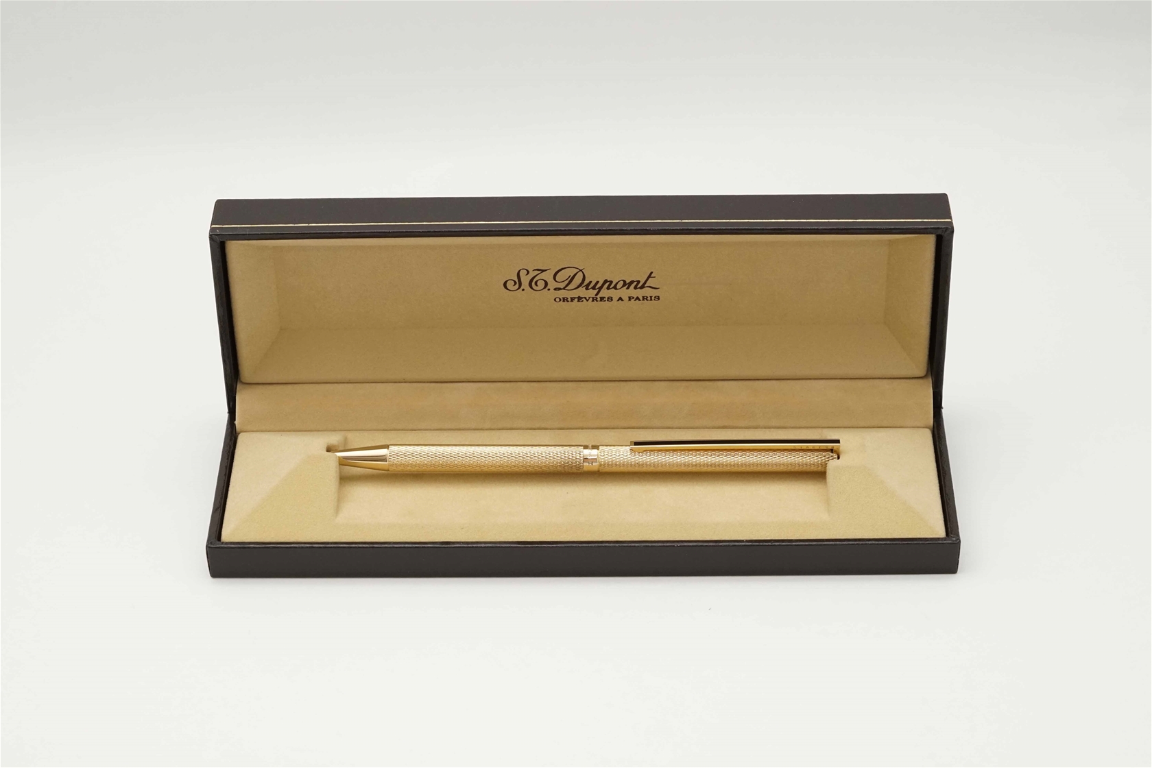 Bút bi S.T. Dupont Classic Gold Plated Barleycorn Ballpoint Pen 