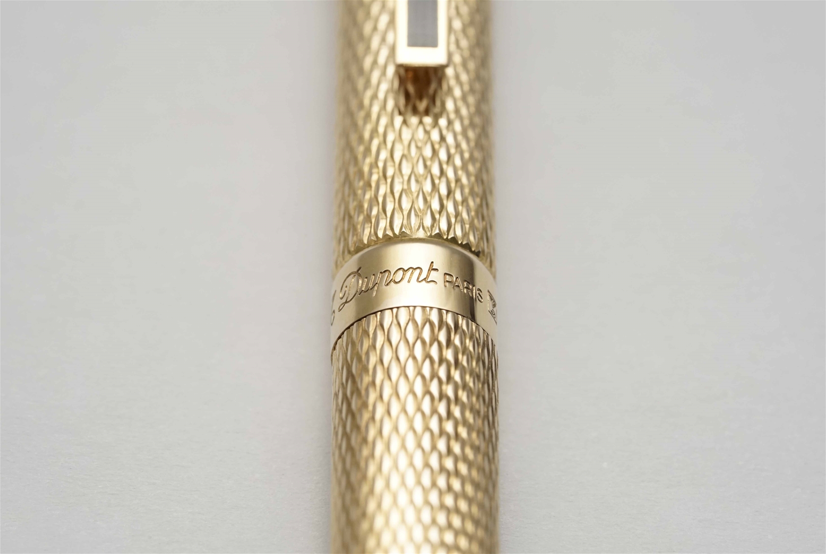 Bút bi S.T. Dupont Classic Gold Plated Barleycorn Ballpoint Pen 