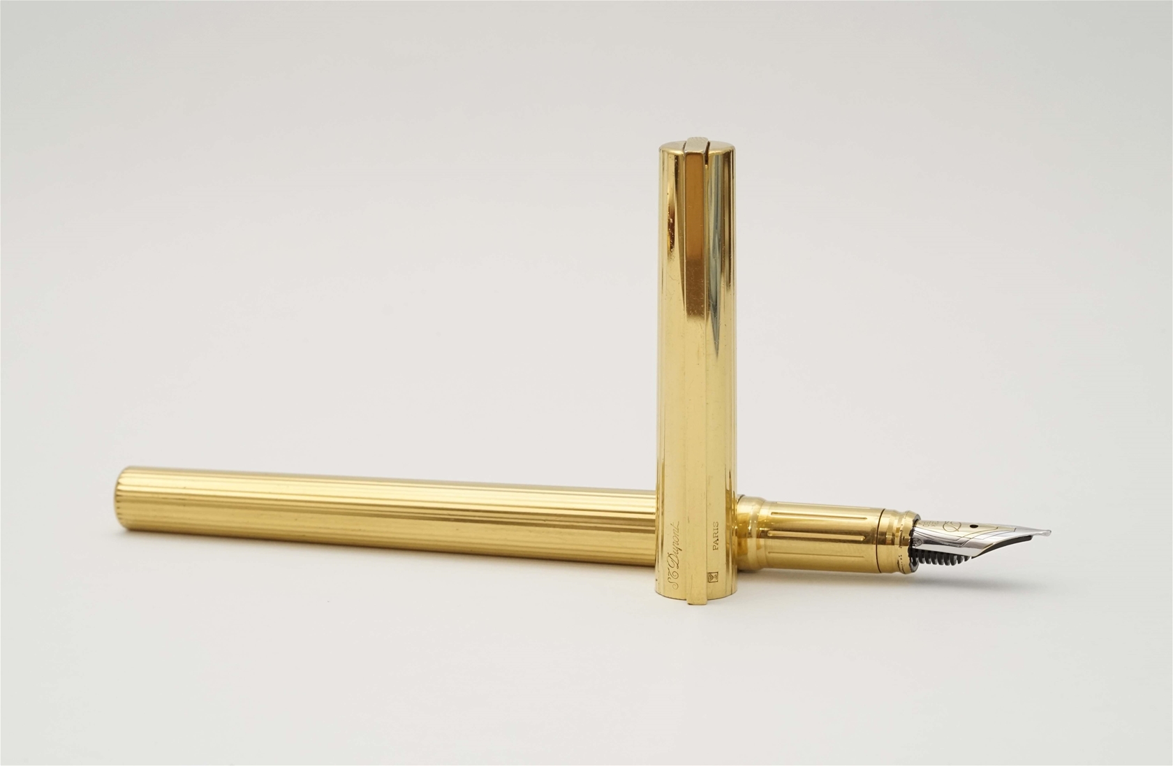 Bút máy S.T. Dupont Classic Gold Plated Pinstripe 18K M 