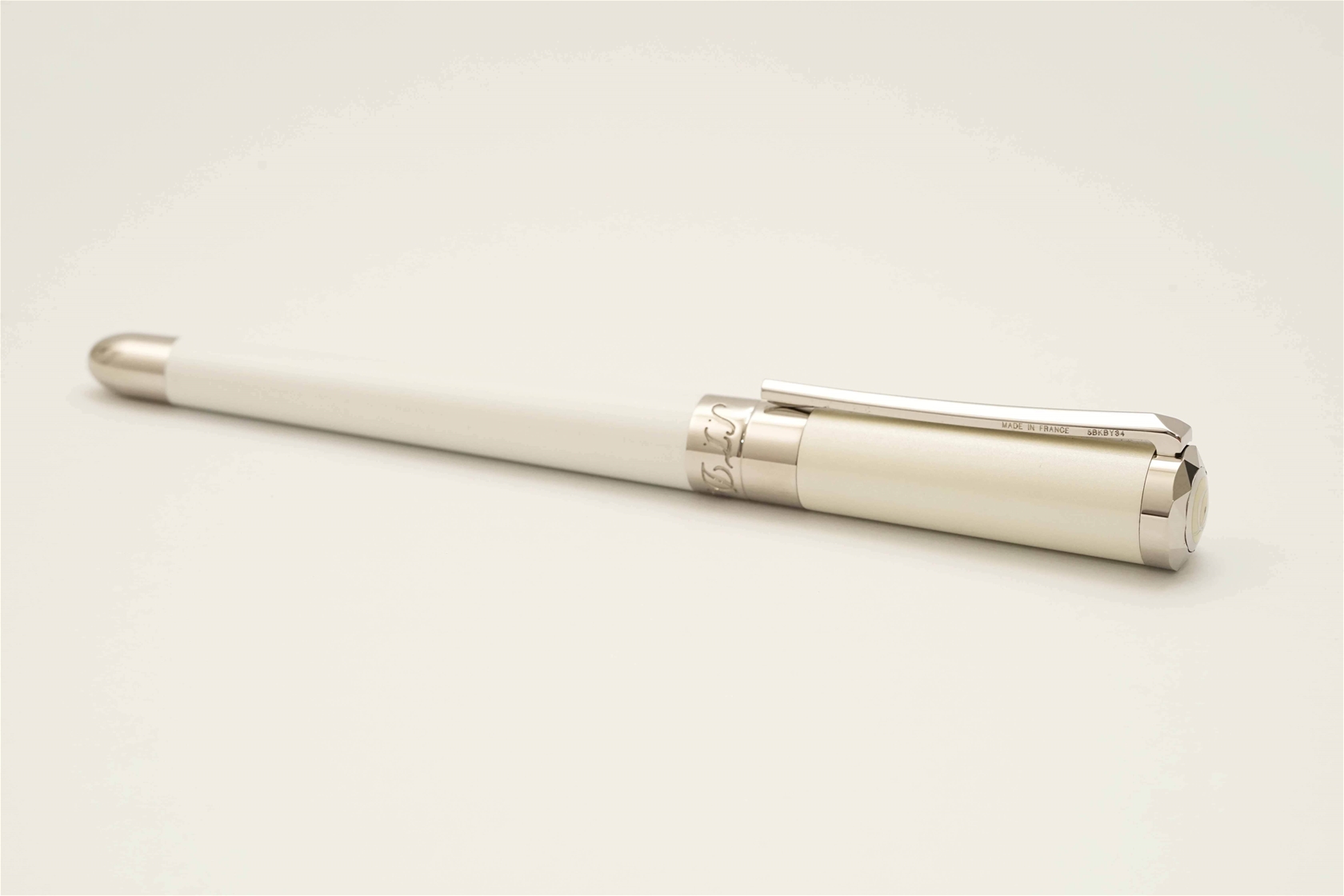 Bút máy S.T. Dupont Liberte White Pearl Lacquer 14K M 