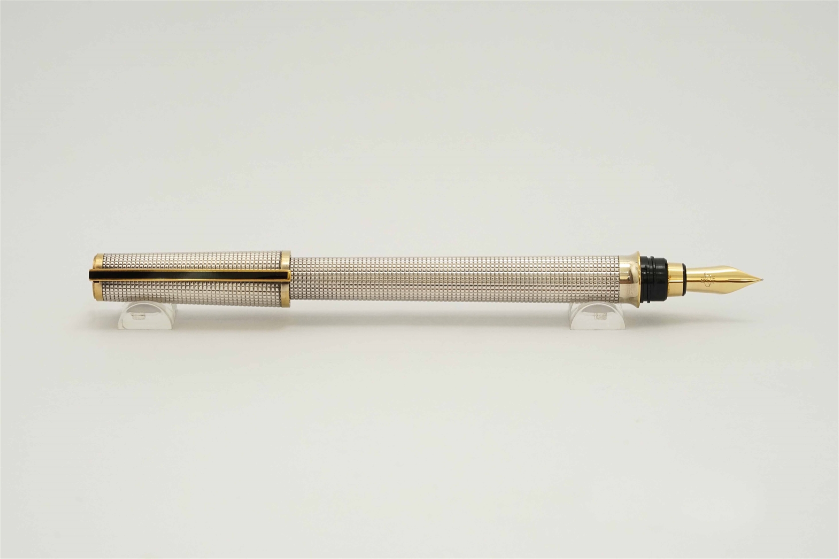 Bút máy S.T. Dupont Montparnasse Ciselé Palladium & Gold Plated 18K F