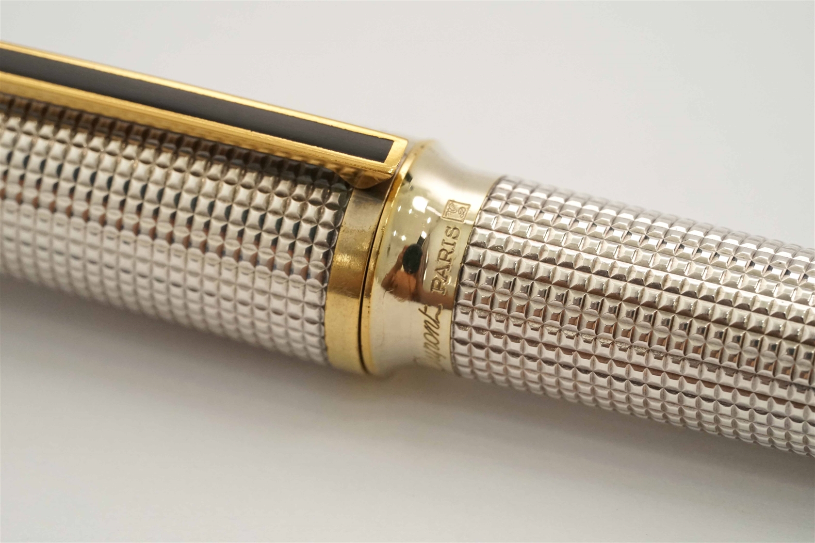 Bút máy S.T. Dupont Montparnasse Ciselé Palladium & Gold Plated 18K F