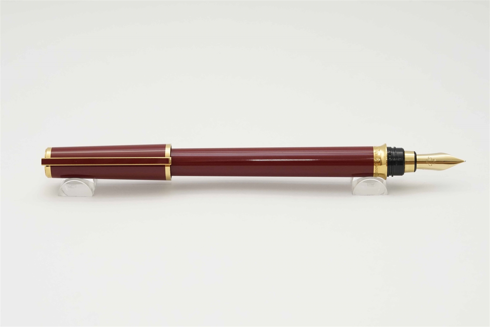 Bút máy S.T. Dupont Montparnasse Red Lacquer Gold Plated 18K F