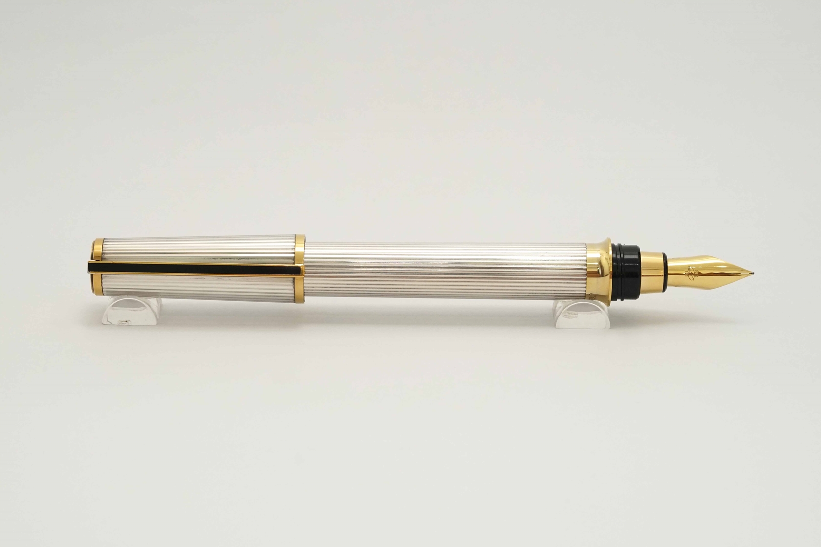Bút máy S.T. Dupont Montparnasse XL Chairman Silver Plated Godron Pattern 18K M
