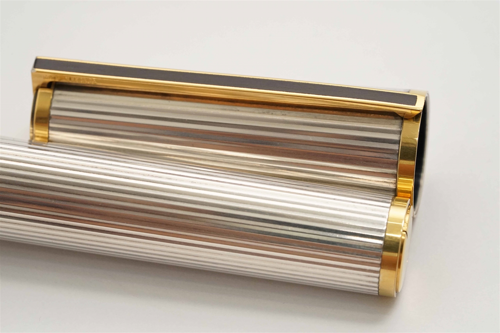 Bút máy S.T. Dupont Montparnasse XL Chairman Silver Plated Godron Pattern 18K M