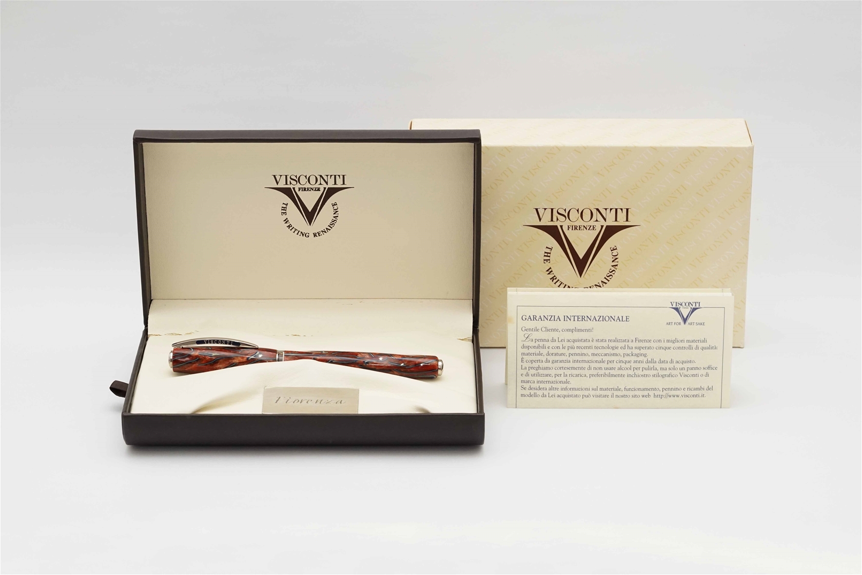 Bút máy Visconti Divina Desert Springs Limited Edition 18K F