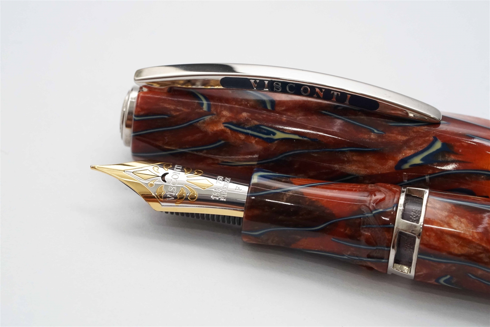 Bút máy Visconti Divina Desert Springs Limited Edition 18K F
