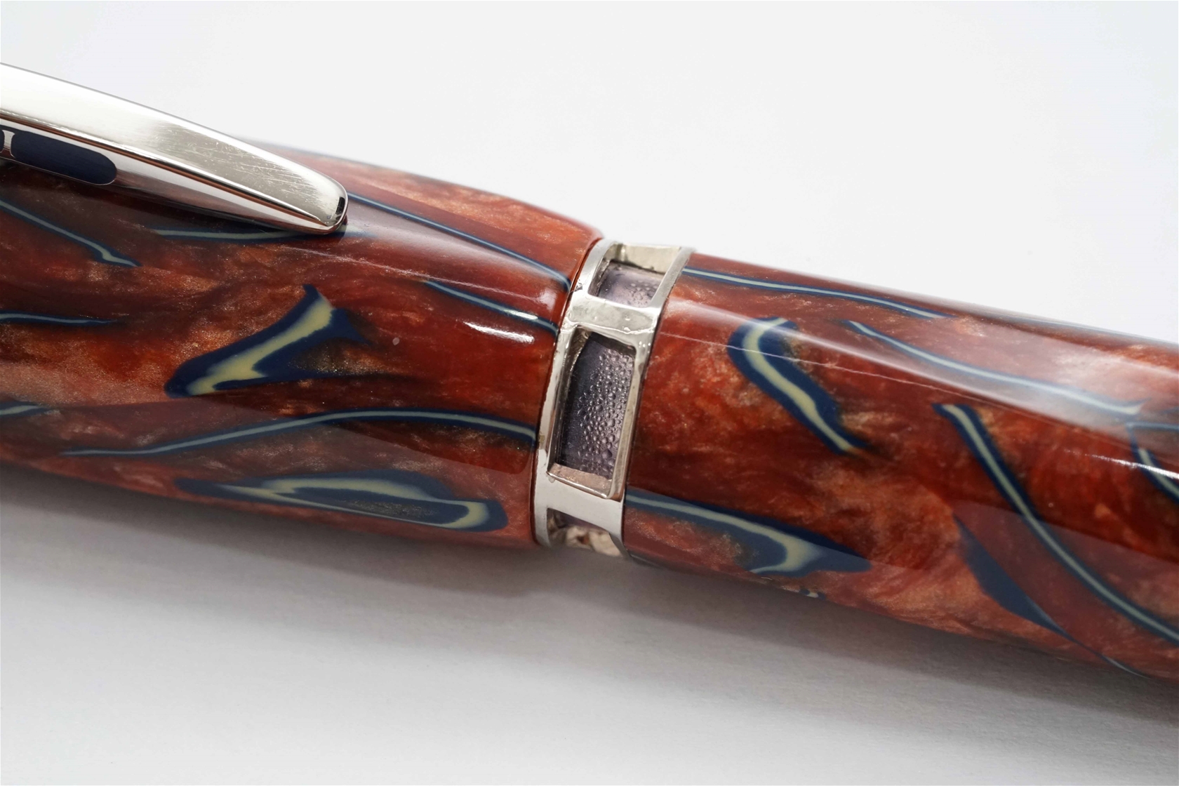 Bút máy Visconti Divina Desert Springs Limited Edition 18K F