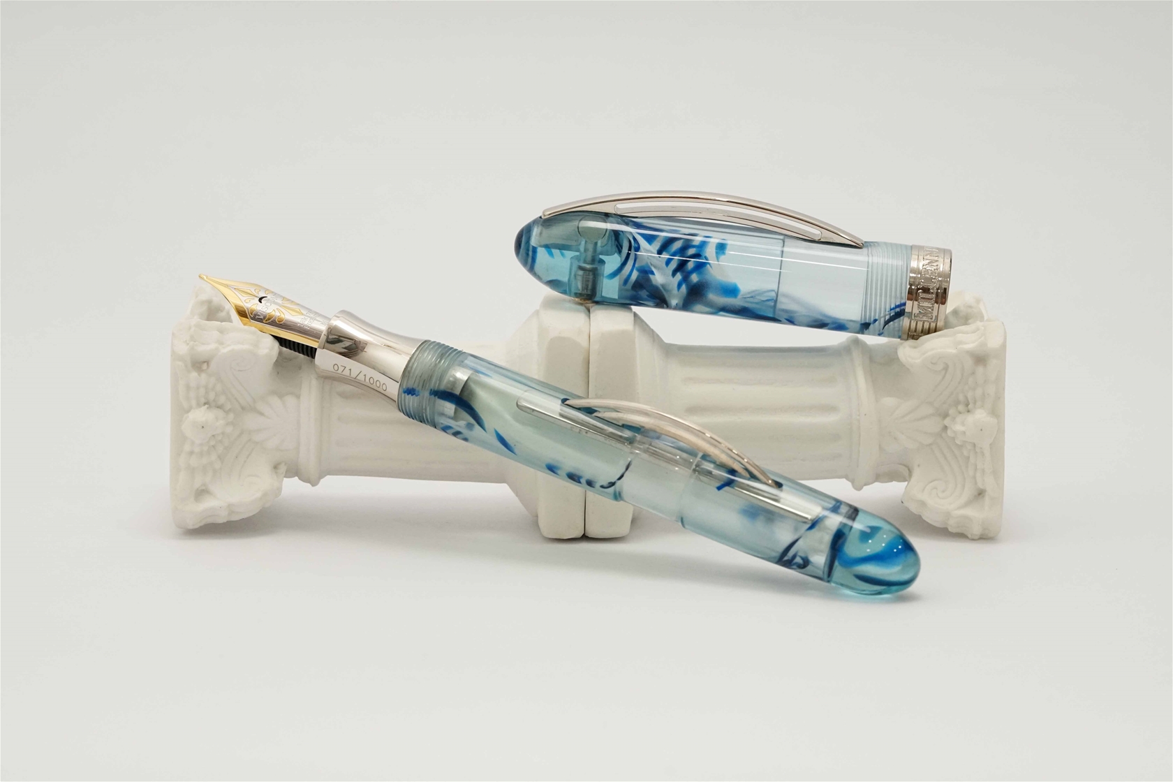 Bút máy Visconti Millennium Arc Blue Demonstrator Limited Edition 18K M