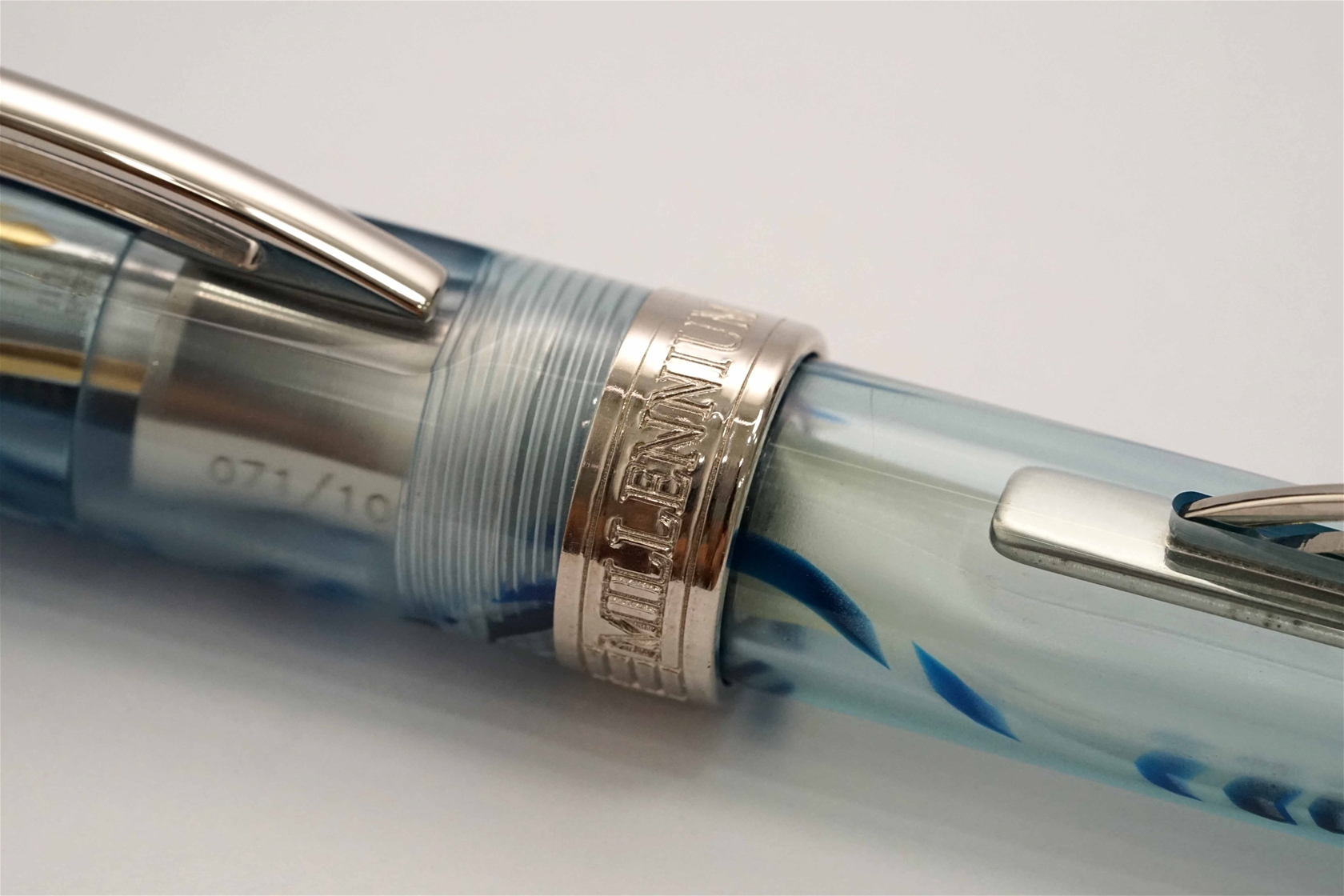 Bút máy Visconti Millennium Arc Blue Demonstrator Limited Edition 18K M