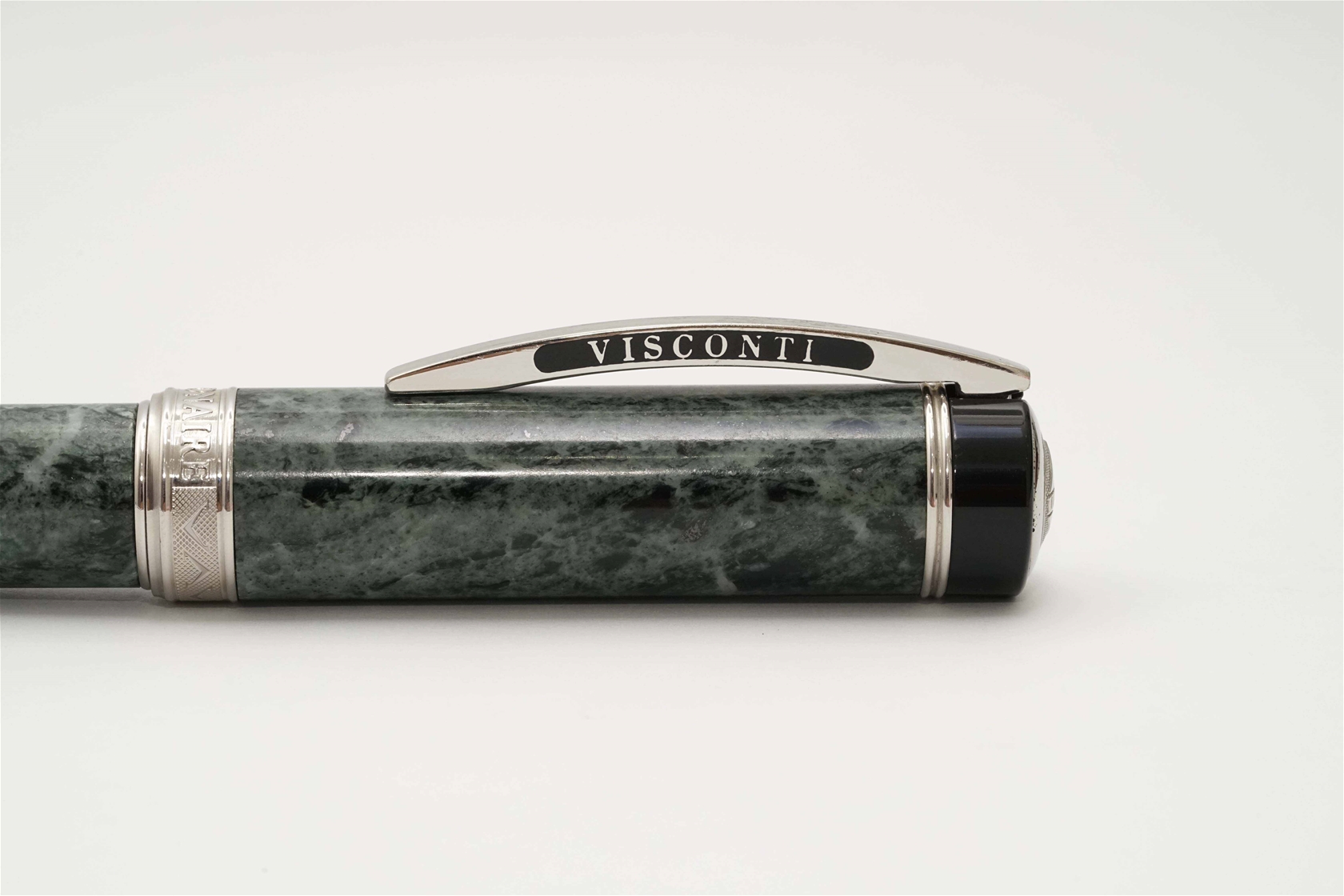 Bút máy Visconti Millionaire Green Solid Natural Marble 23K F