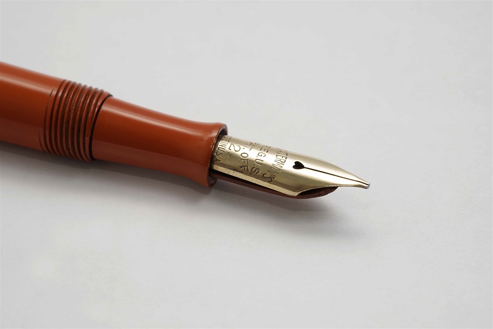 Bút máy Waterman 52 1/2 V Ring Top Cardinal Red 14K F