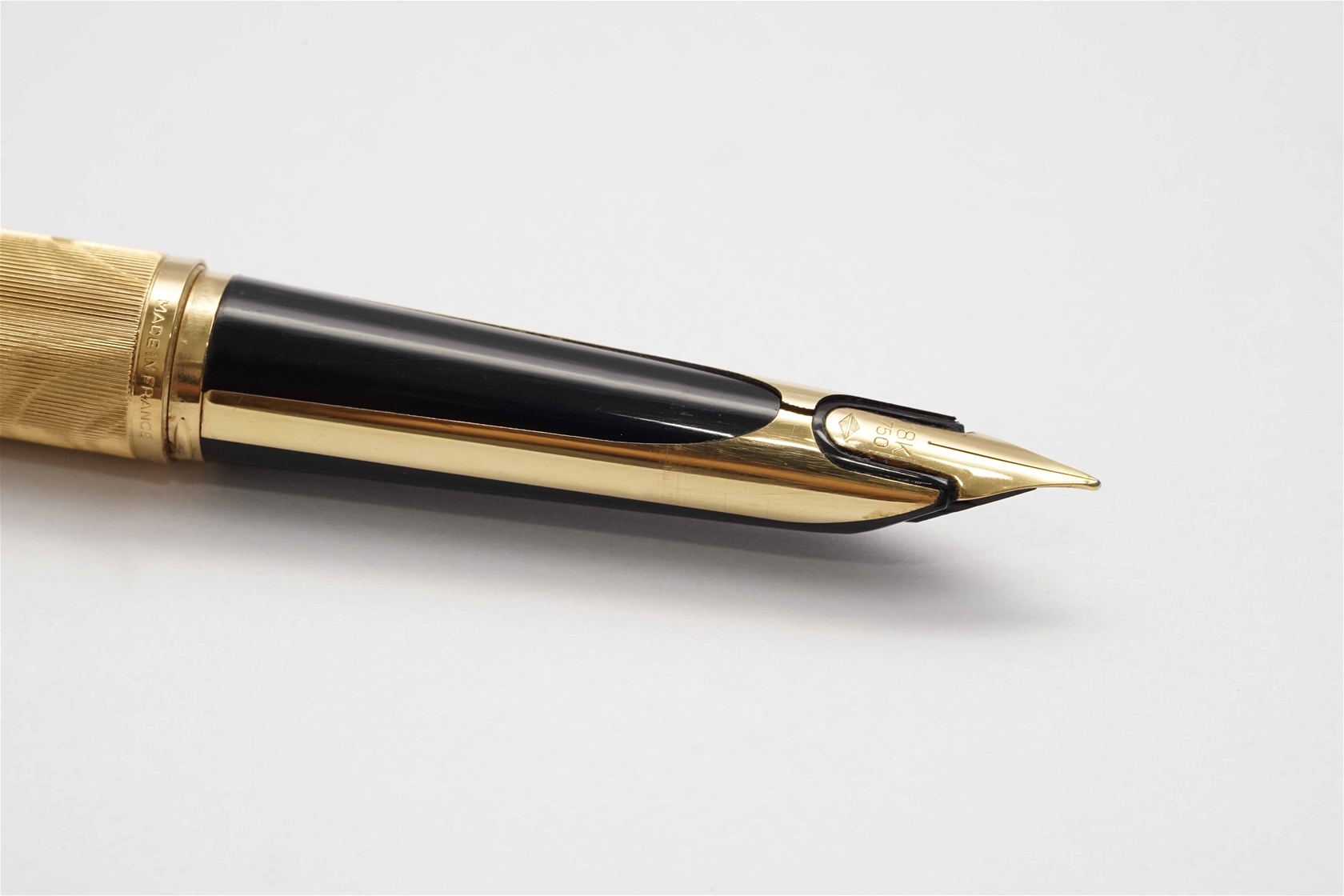 Bút máy Waterman CF Gold Plated Moire 18K F