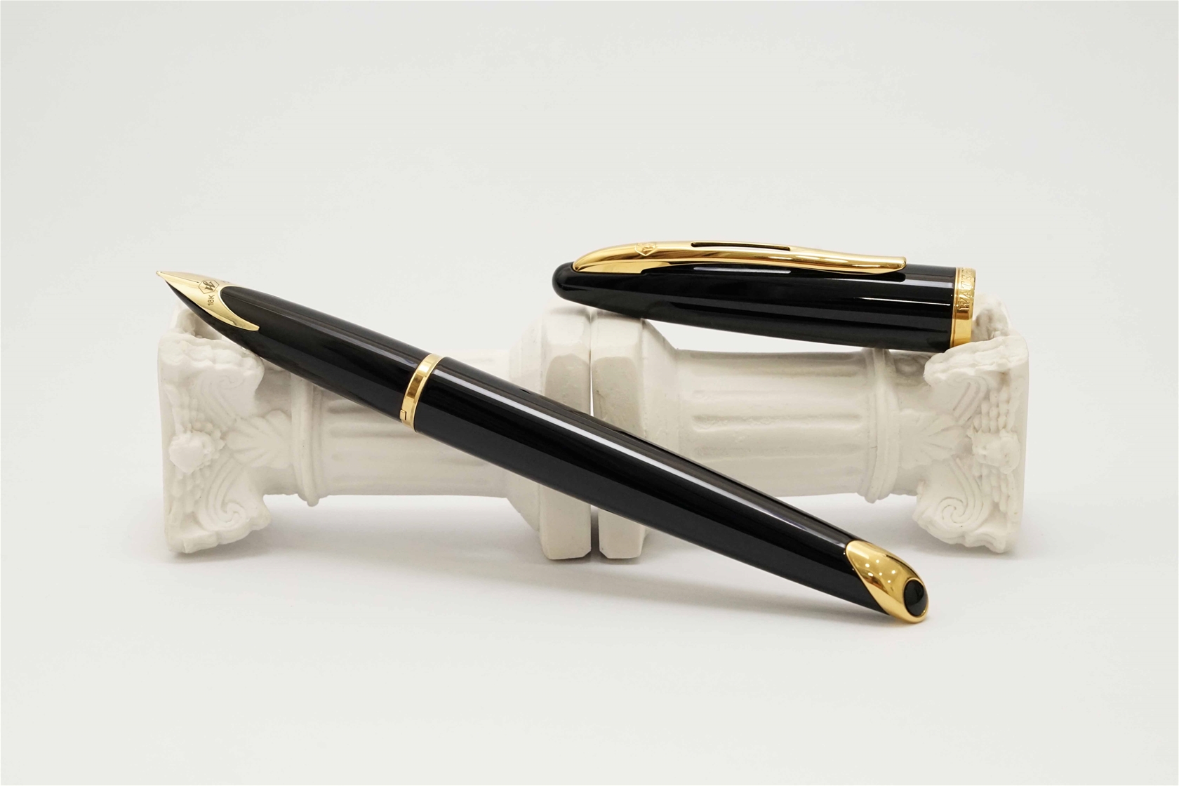 Bút máy Waterman Carene Black Lacquer 18K F