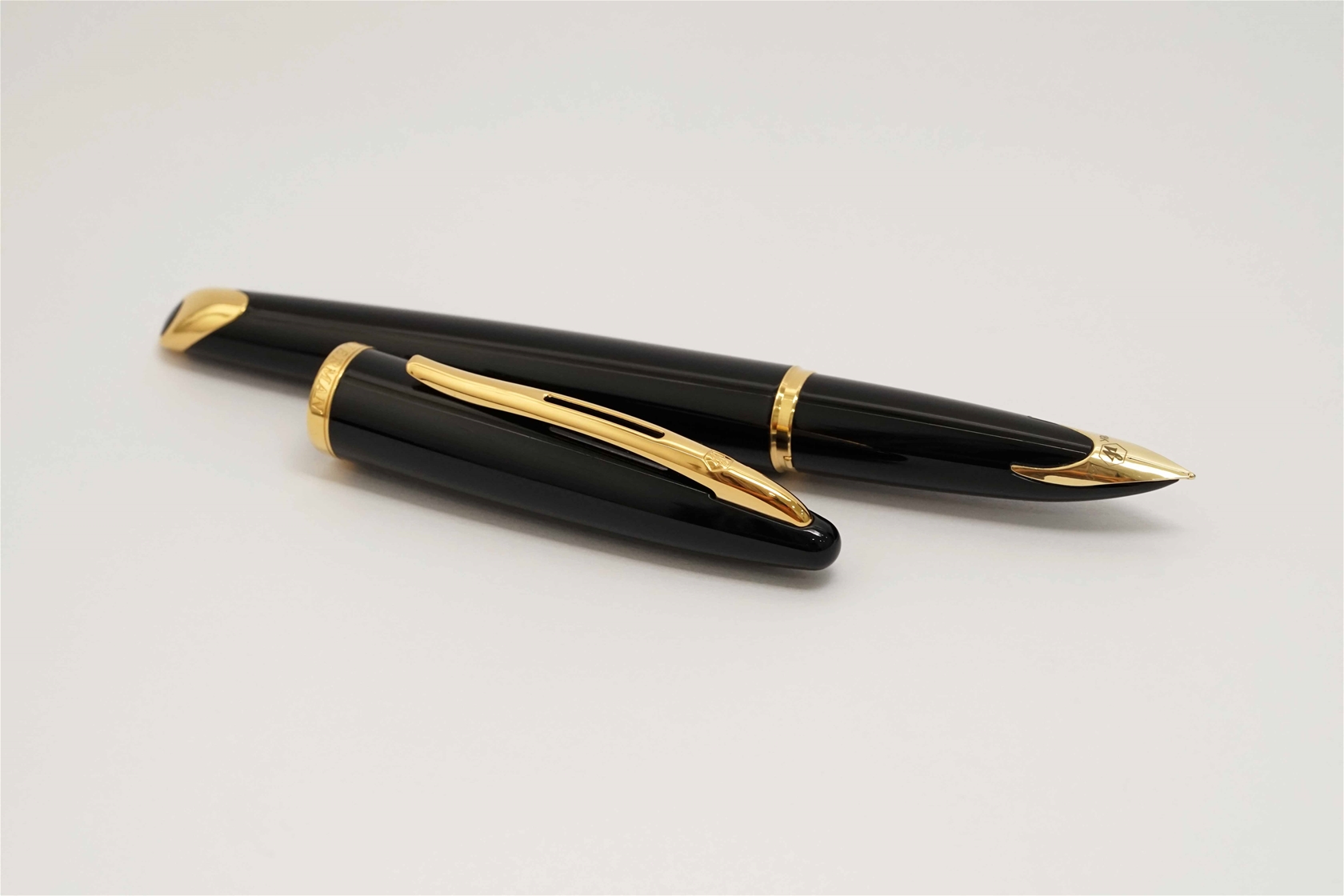 Bút máy Waterman Carene Black Lacquer 18K F