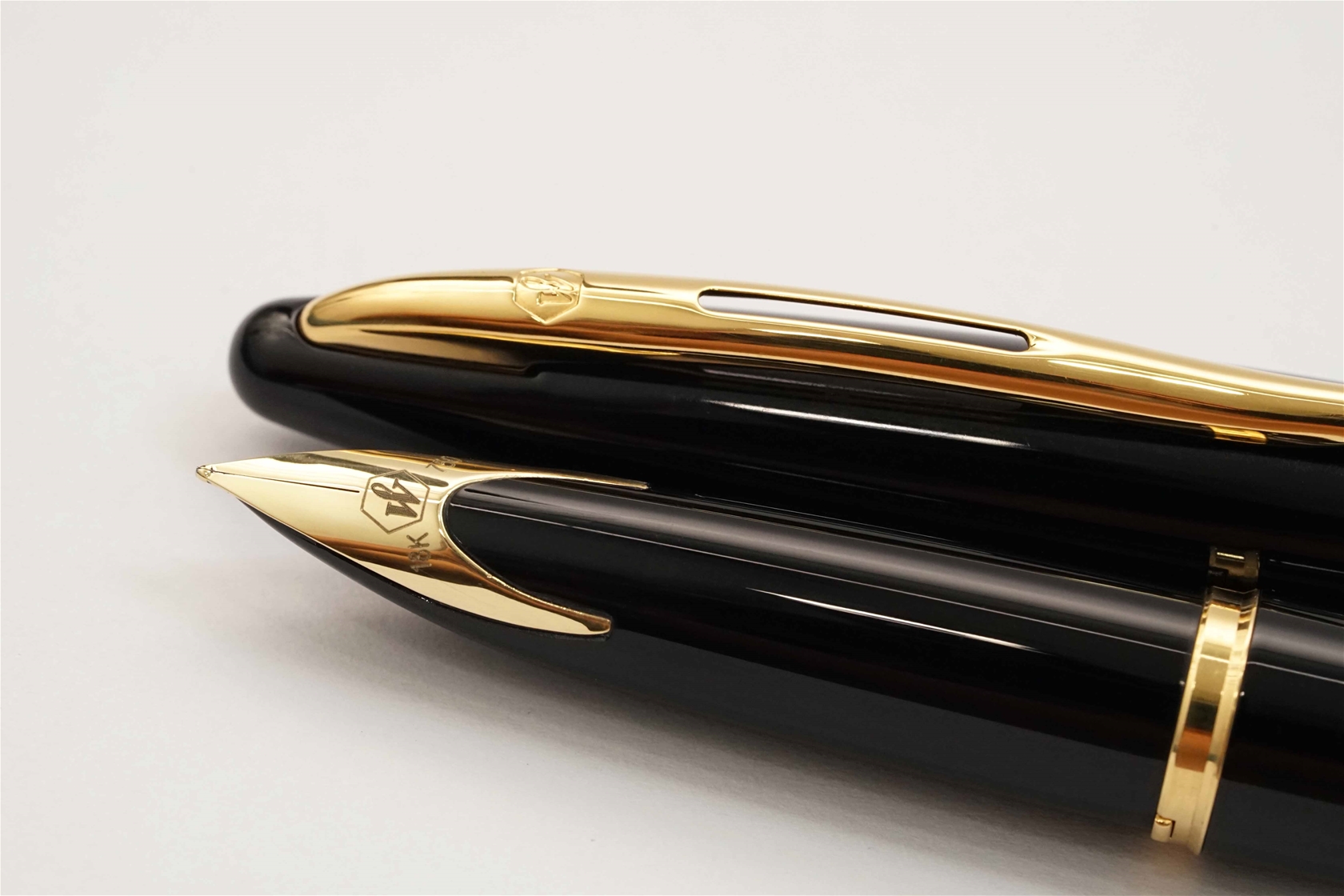 Bút máy Waterman Carene Black Lacquer 18K F