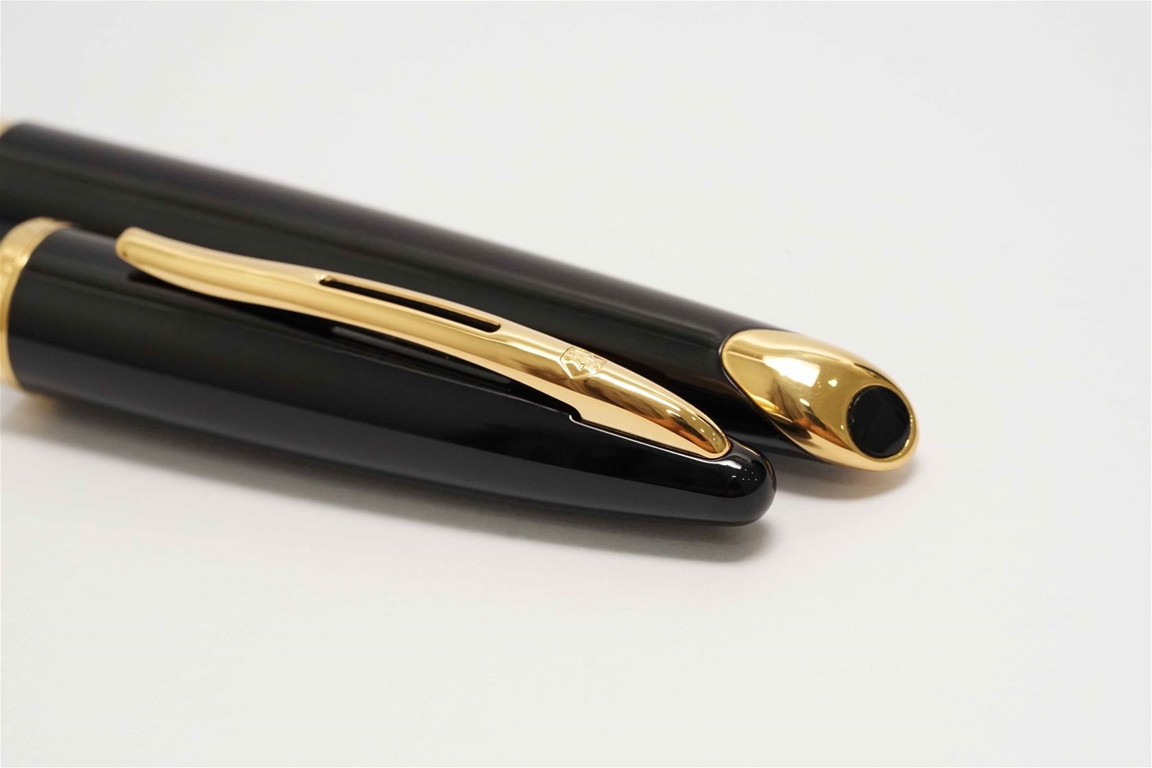 Bút máy Waterman Carene Black Lacquer 18K F