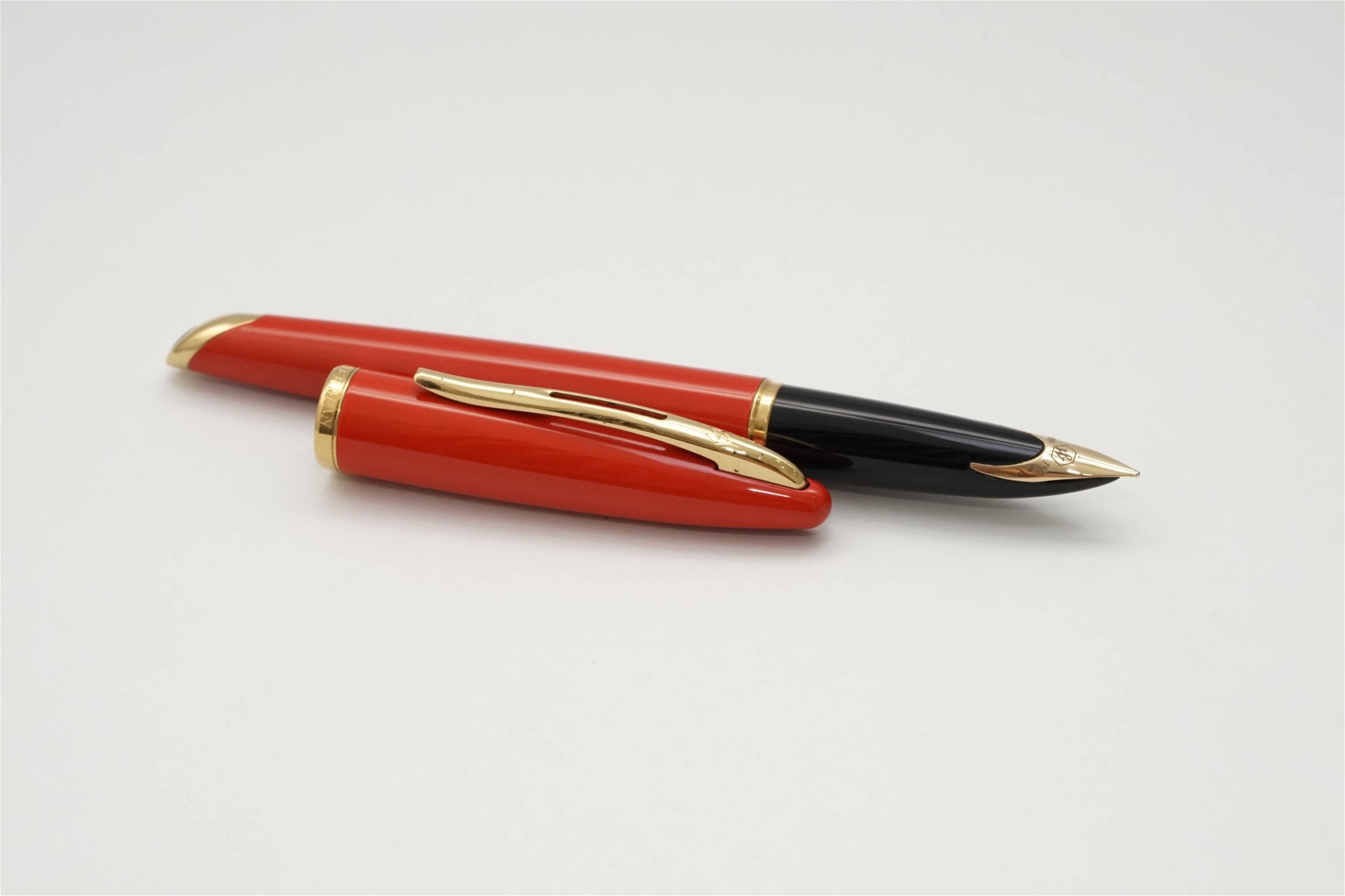 Bút máy Waterman Carene Coral Orange 18K F