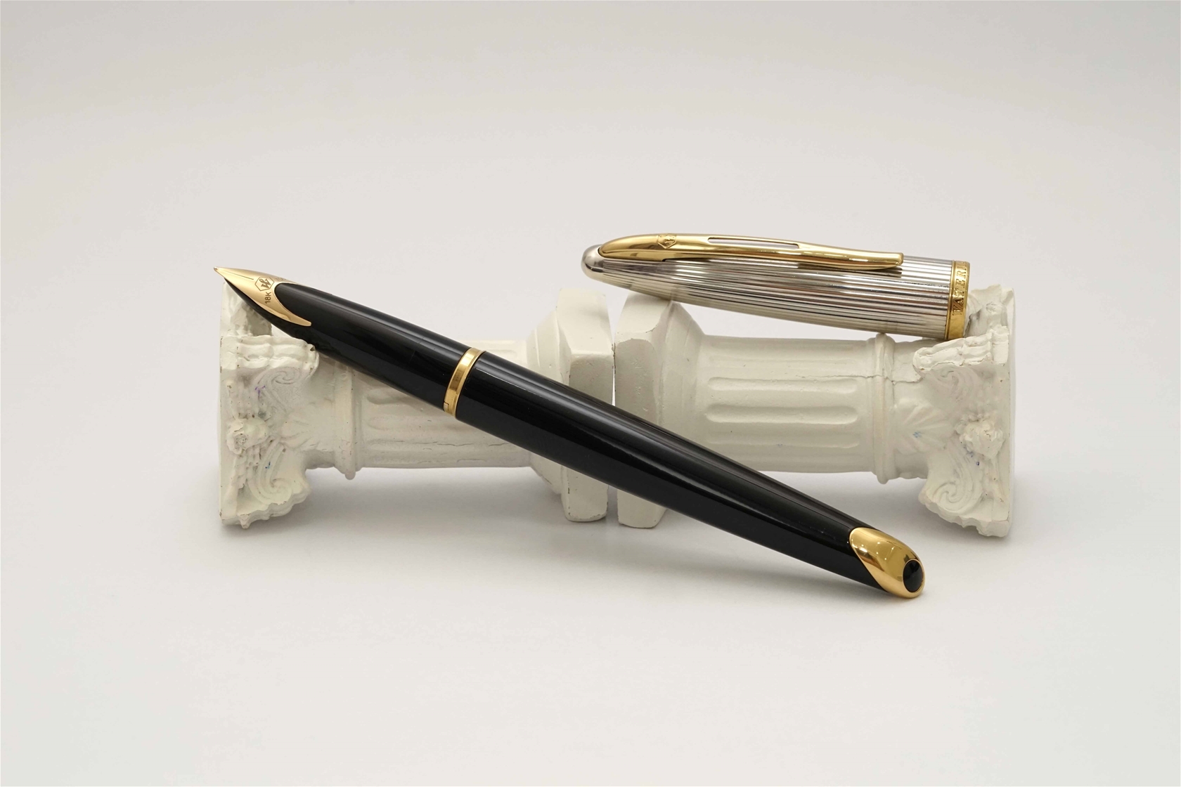 Bút máy Waterman Carene Deluxe Black 18K M