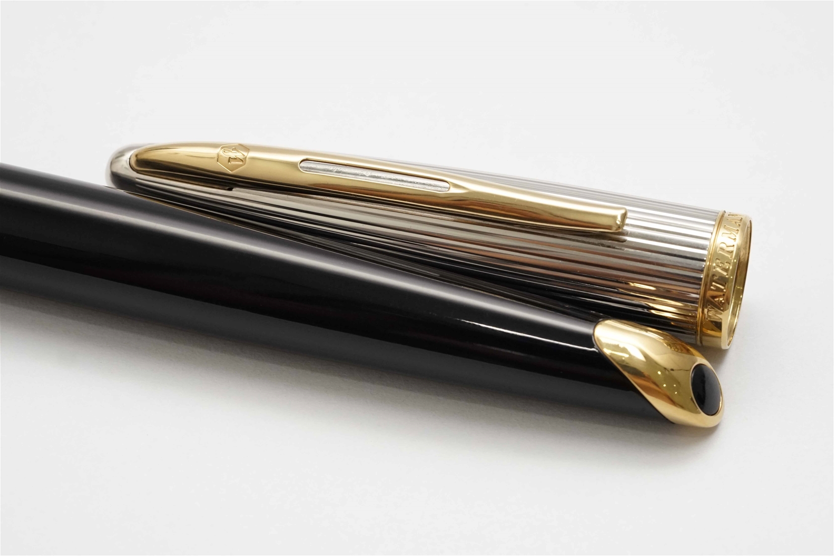 Bút máy Waterman Carene Deluxe Black 18K M