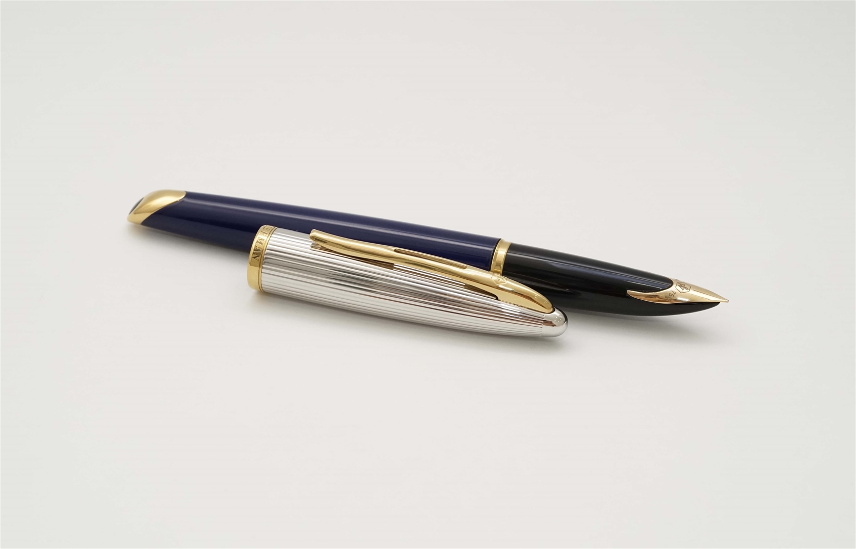 Bút máy Waterman Carene Deluxe Blue 18K F