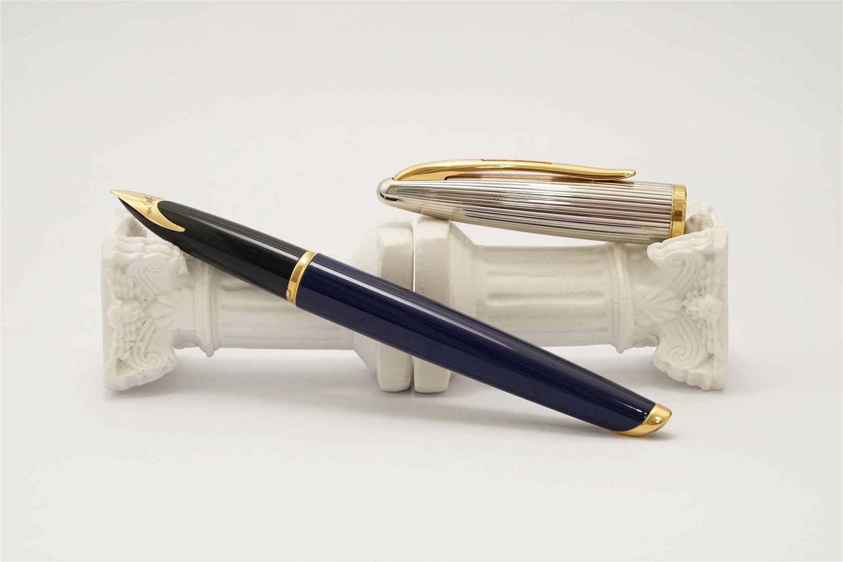 Bút máy Waterman Carene Deluxe Blue 18K M