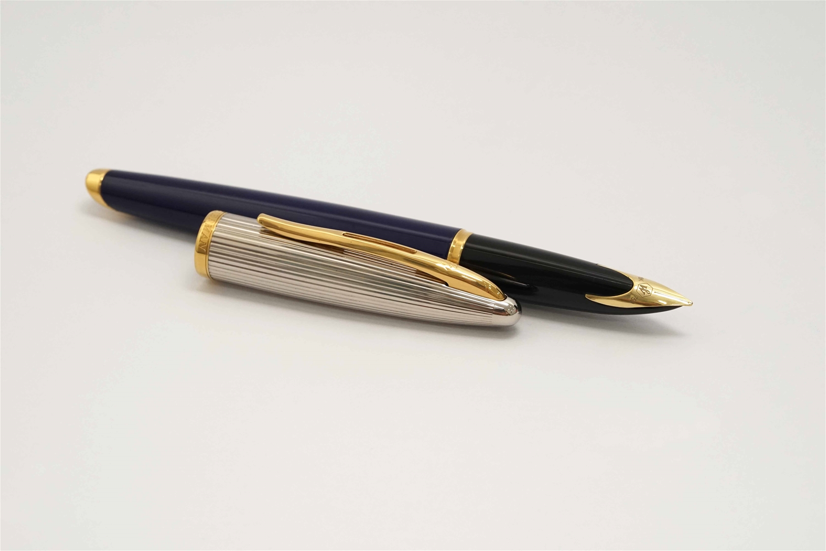 Bút máy Waterman Carene Deluxe Blue 18K M