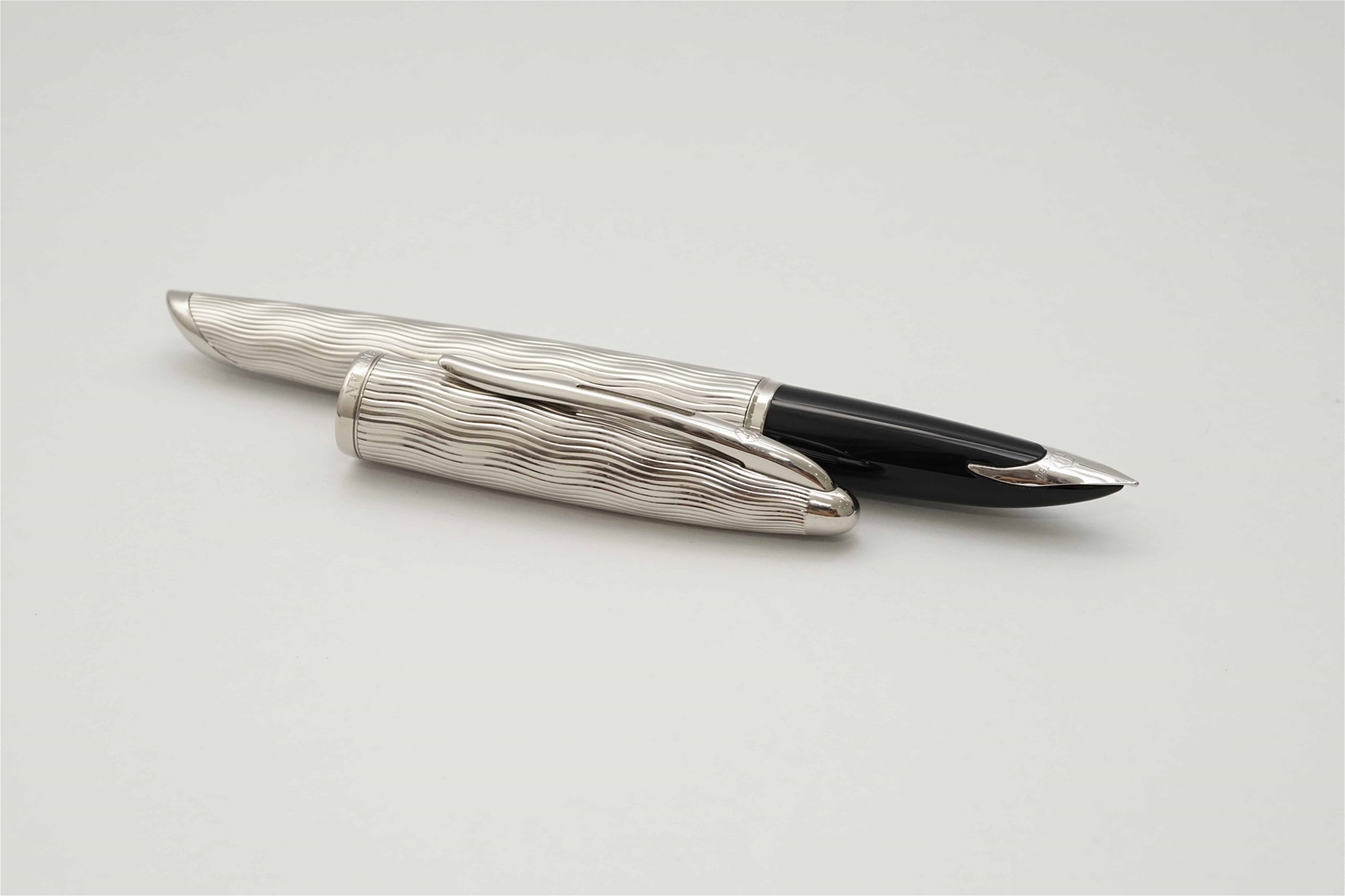 Bút máy Waterman Carene Essential Silver ST 18K F