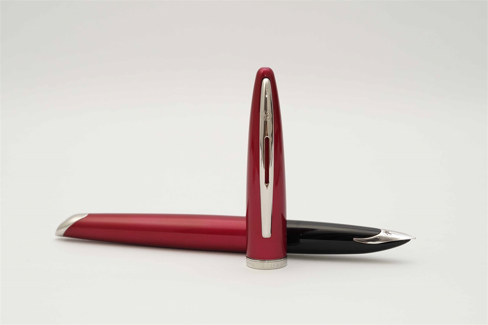 Bút máy Waterman Carene Glossy Red CT 18K F