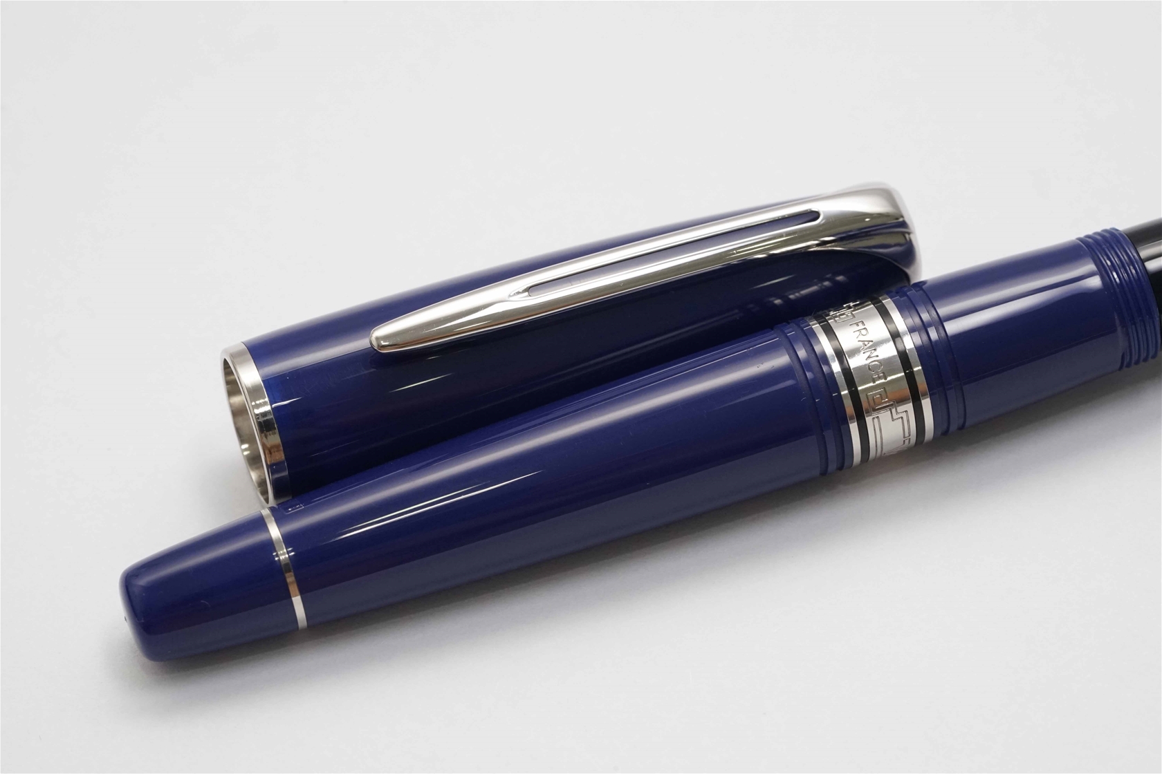 Bút máy Waterman Charleston Blue 18K M 