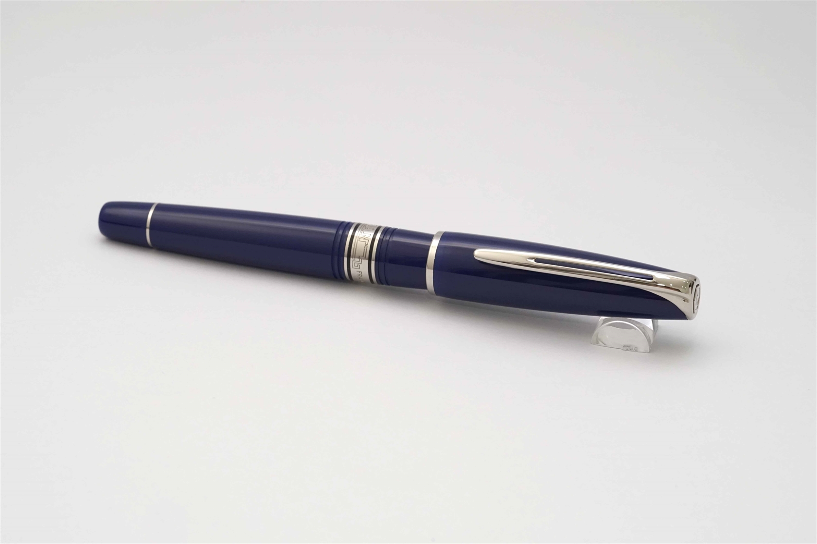 Bút máy Waterman Charleston Blue 18K M 