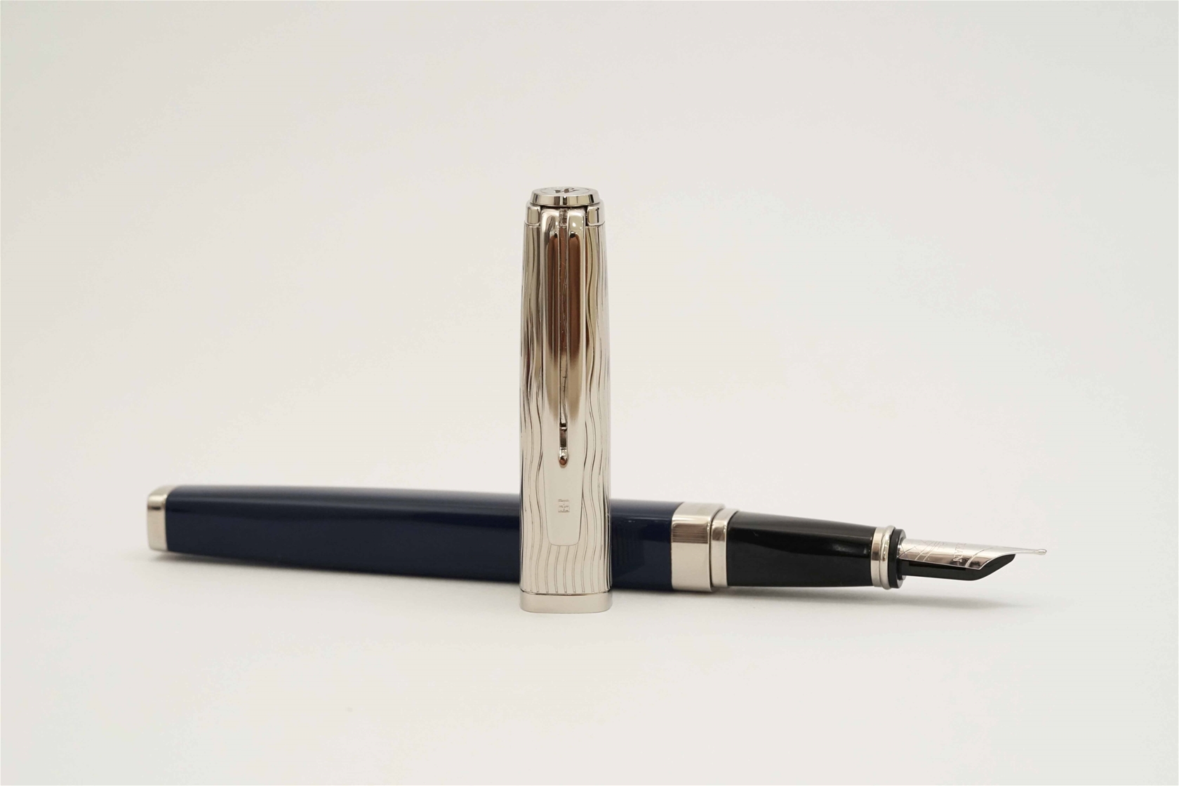 Bút máy Waterman Exception Deluxe Dark Blue Special Edition 18K M