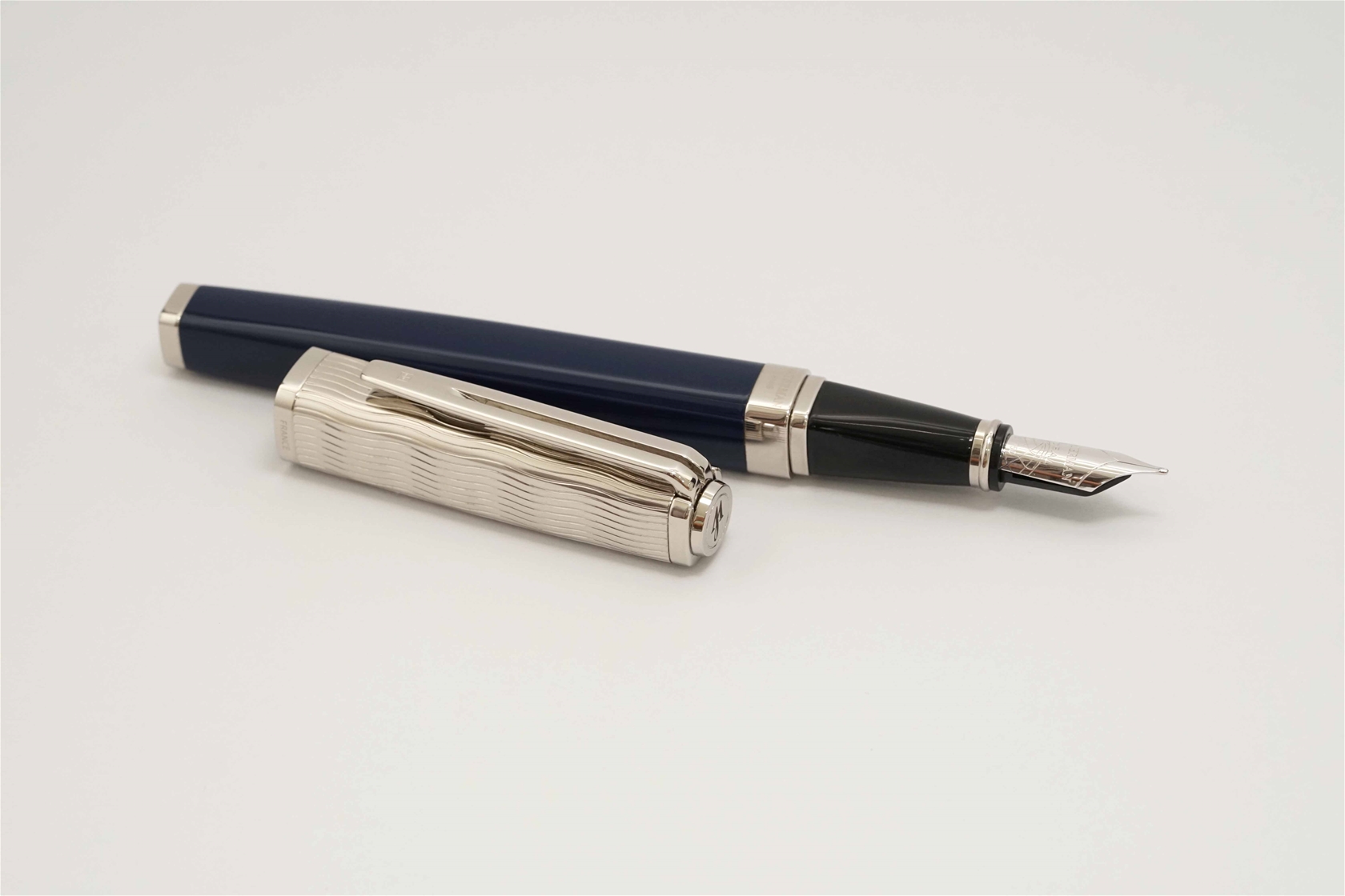 Bút máy Waterman Exception Deluxe Dark Blue Special Edition 18K M