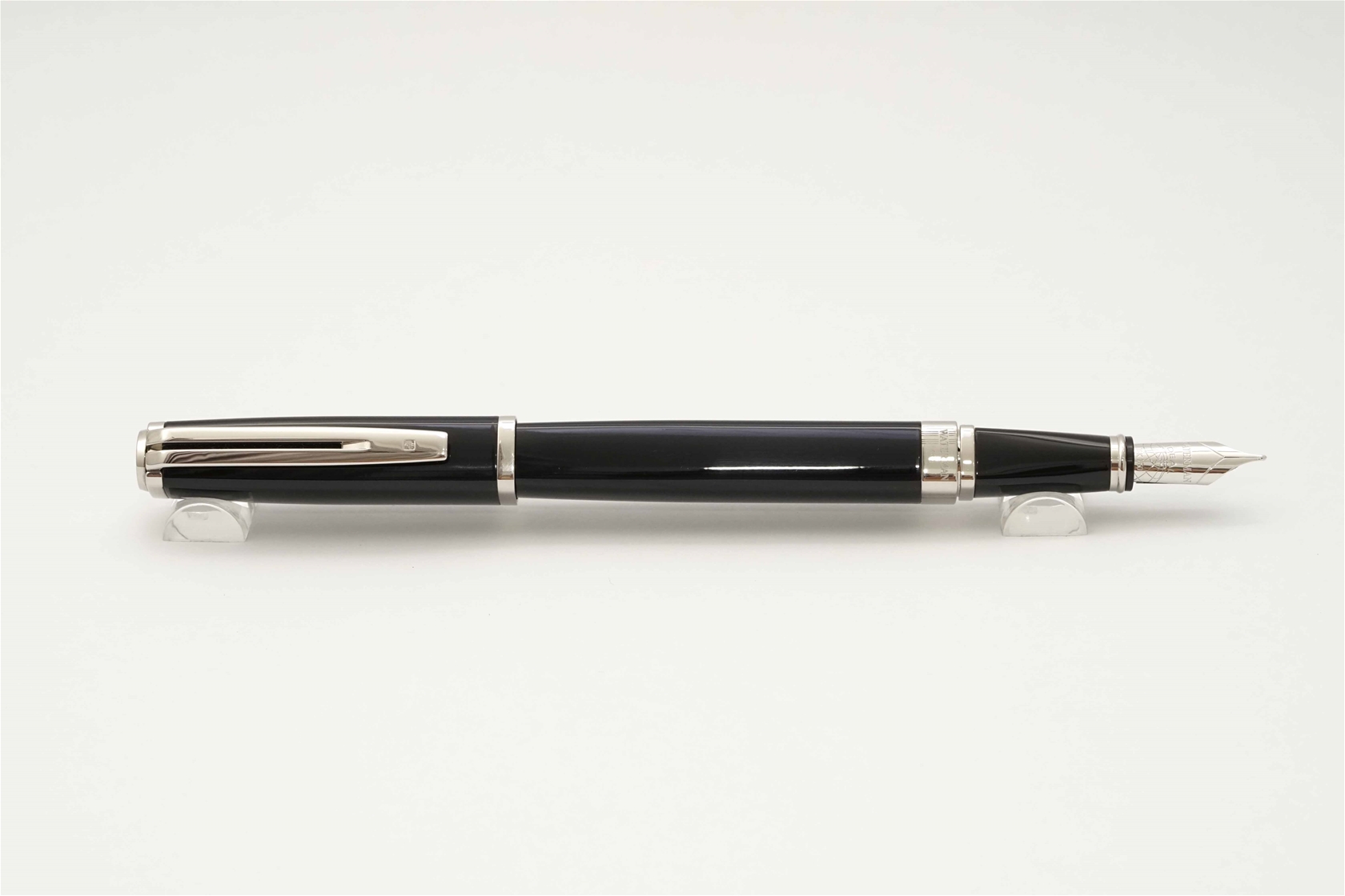 Bút máy Waterman Exception Slim Black ST 18K F